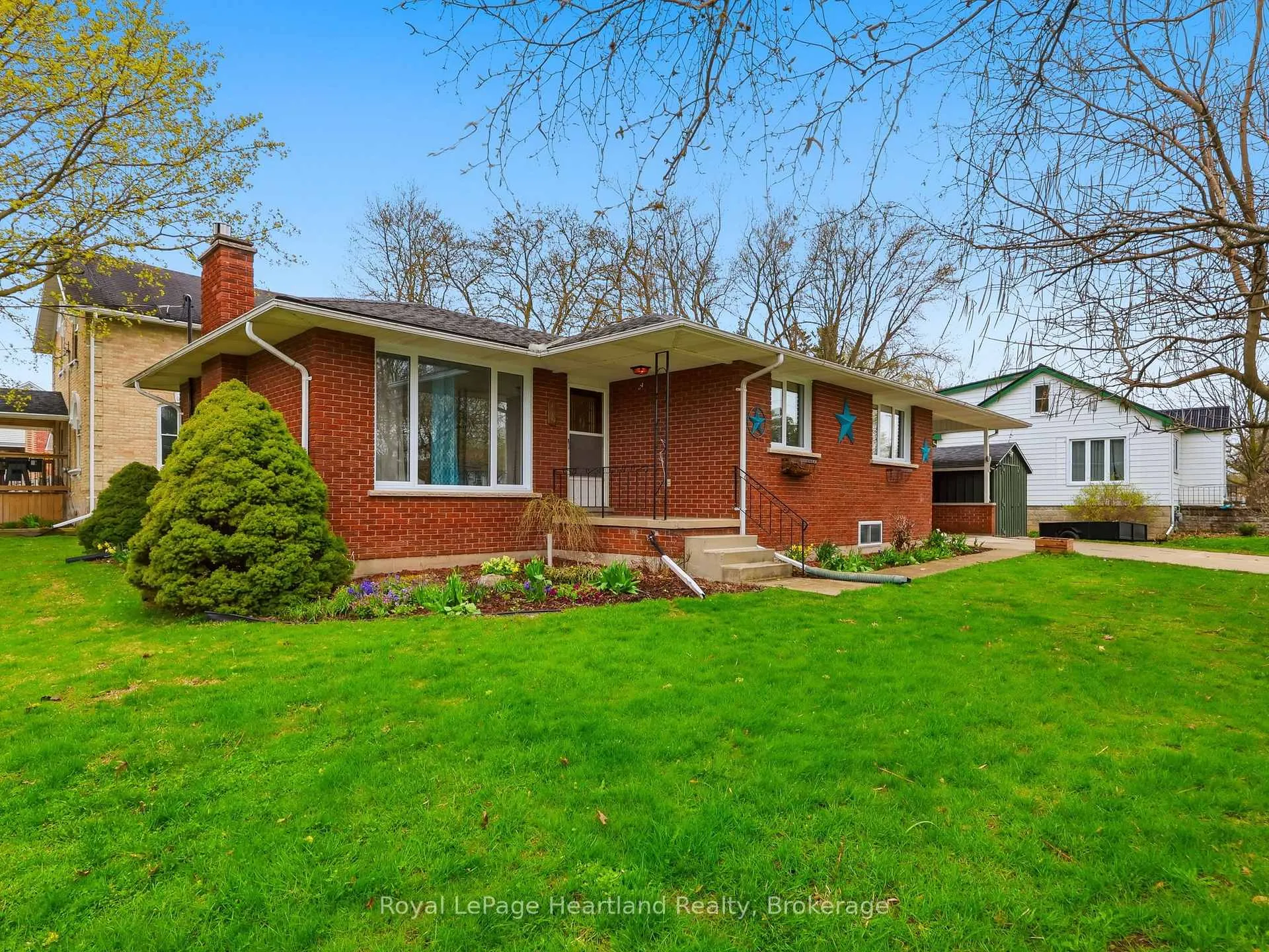 Photo 34 of 170 Queen Street S, Minto — HOMEH