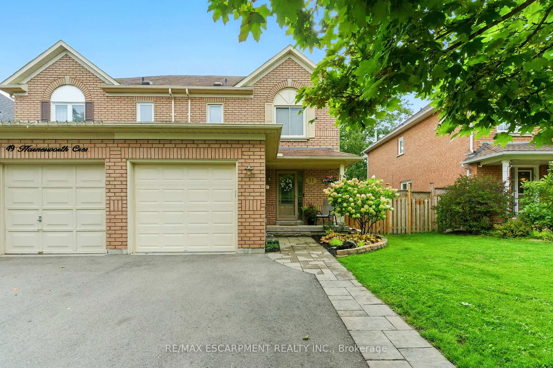 Photo 1 of 51 Harnesworth Crescent, Hamilton, Waterdown — HOMEH