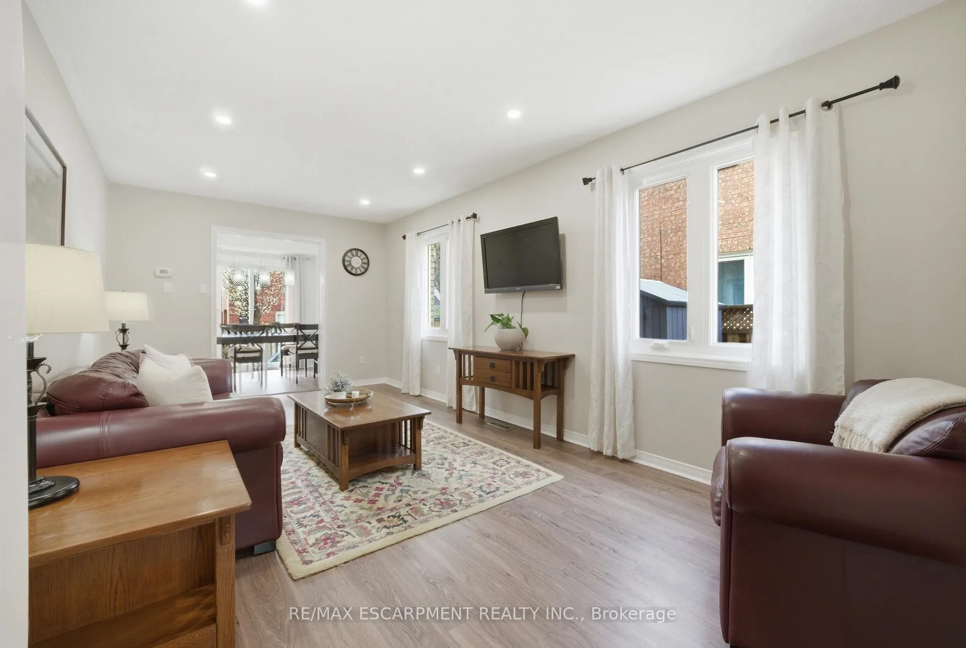 Photo 5 of 51 Harnesworth Crescent, Hamilton, Waterdown — HOMEH