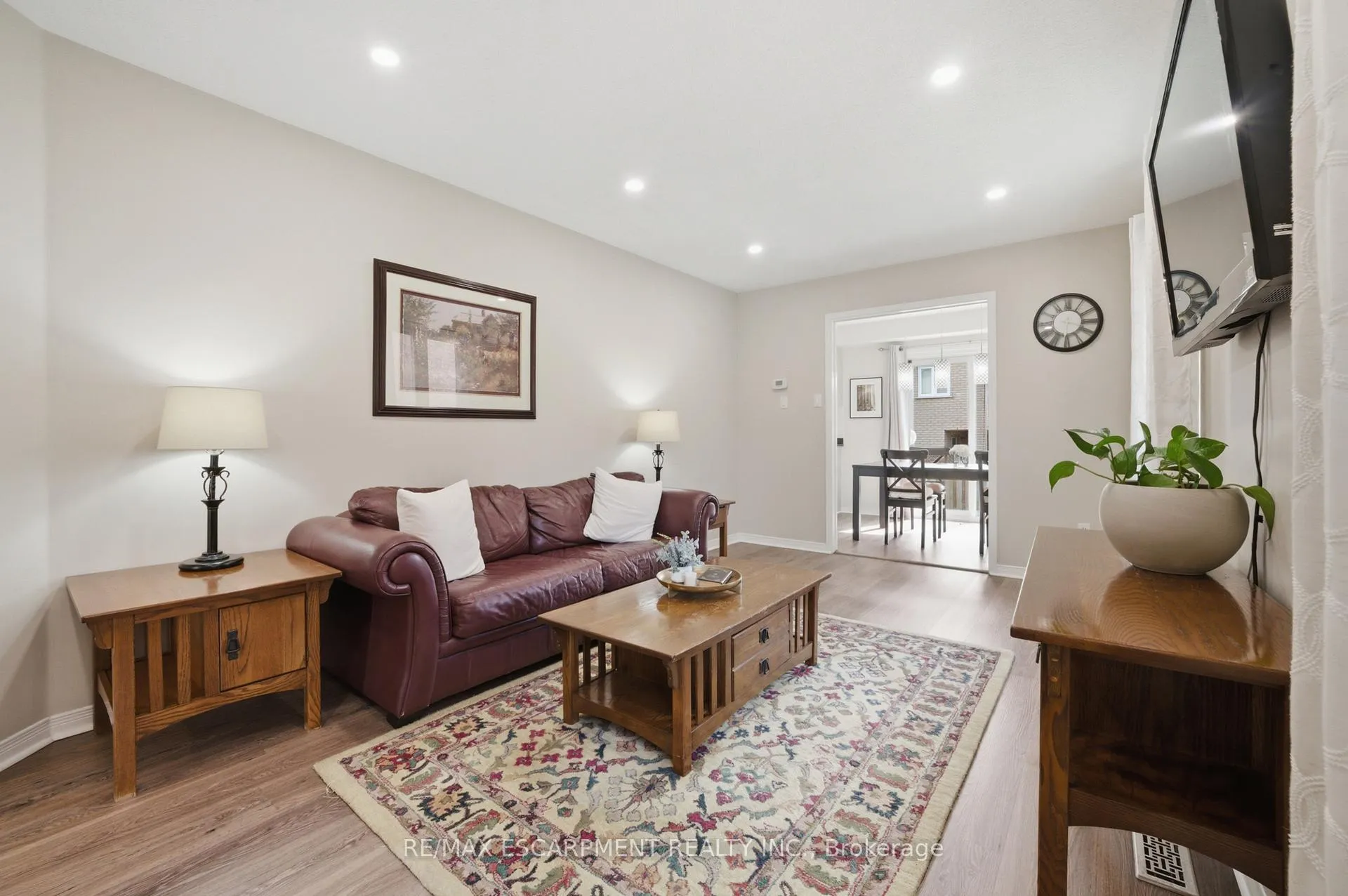 Photo 6 of 51 Harnesworth Crescent, Hamilton, Waterdown — HOMEH