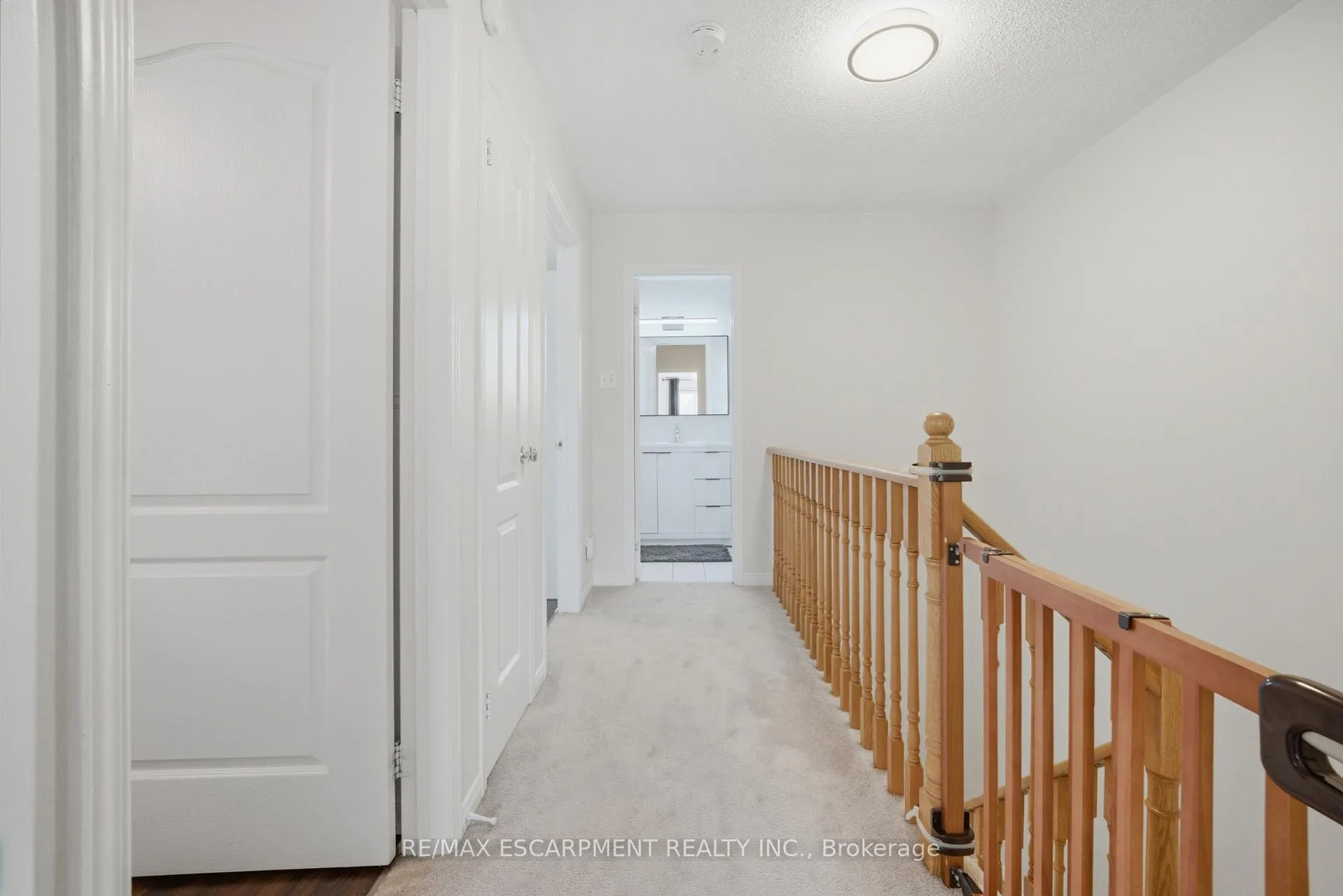Photo 25 of 51 Harnesworth Crescent, Hamilton, Waterdown — HOMEH