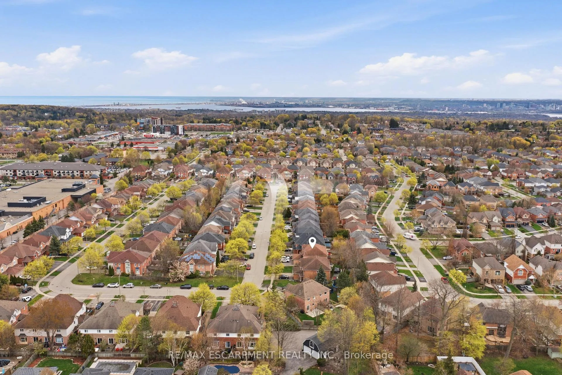 Photo 38 of 51 Harnesworth Crescent, Hamilton, Waterdown — HOMEH