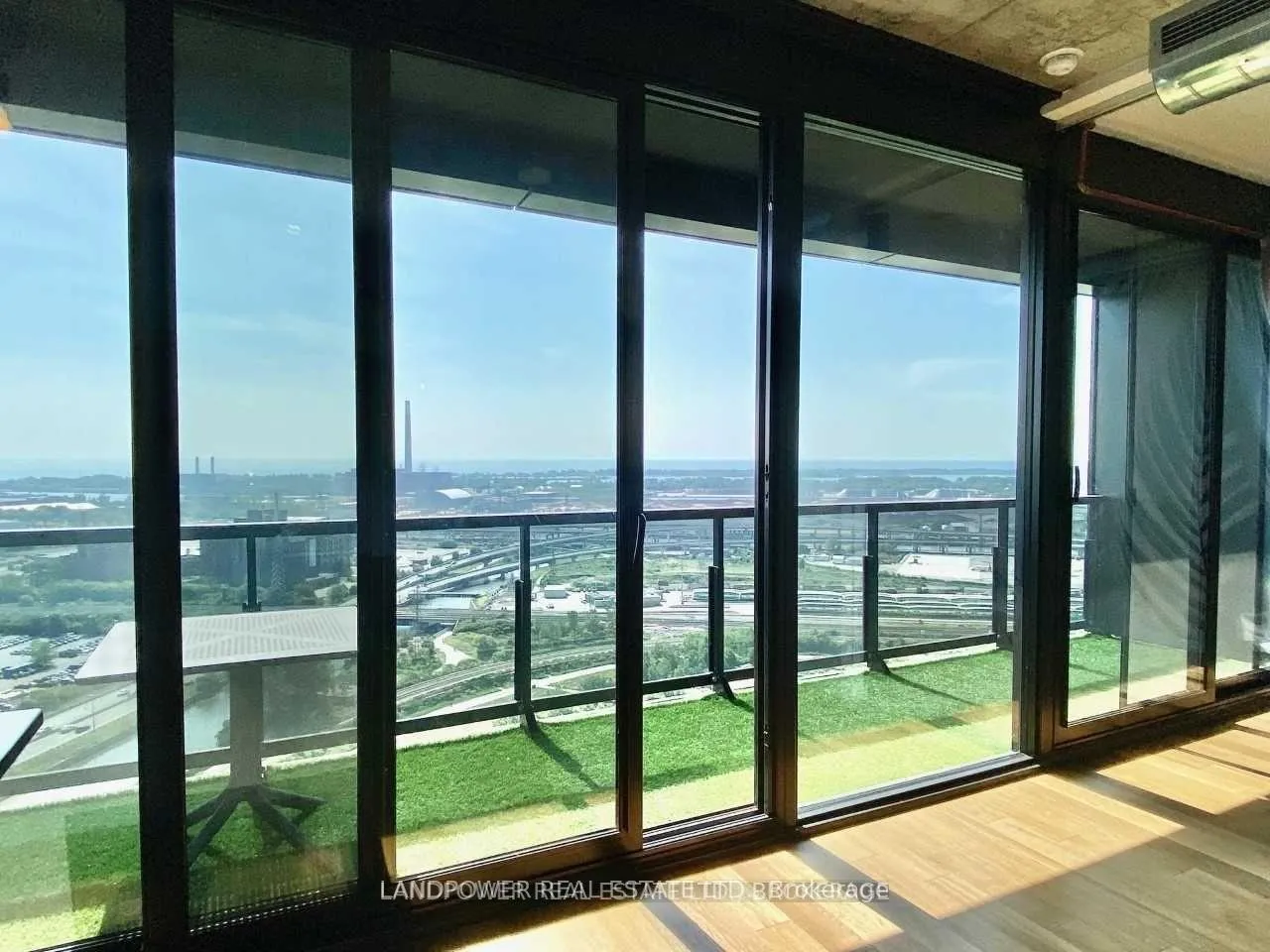 Photo 6 of Unit 2508, 170 Bayview Avenue, Toronto, Waterfront Communities — HOMEH