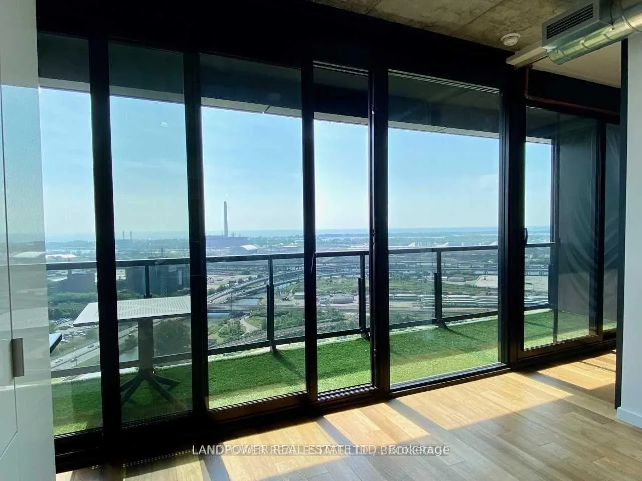 Photo 11 of Unit 2508, 170 Bayview Avenue, Toronto, Waterfront Communities — HOMEH