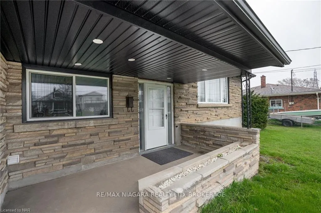 Photo 2 of 1075 Ontario Road, Welland, Lincoln/Crowland — HOMEH