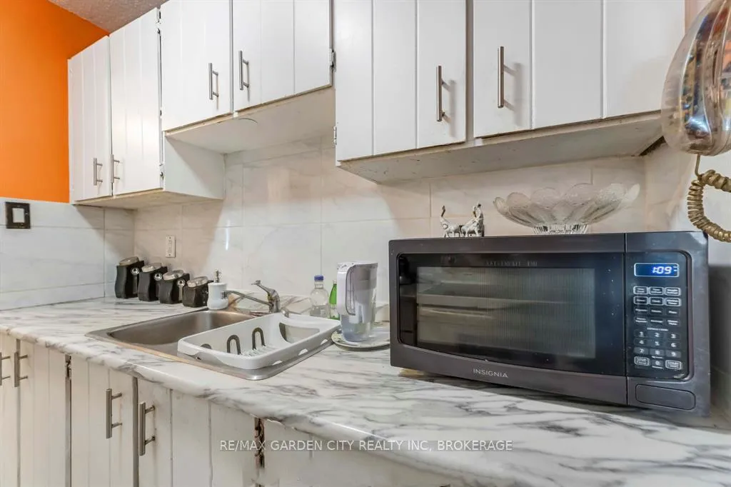 Photo 14 of Unit 202, 4692 Crysler Avenue, Niagara Falls, Downtown — HOMEH