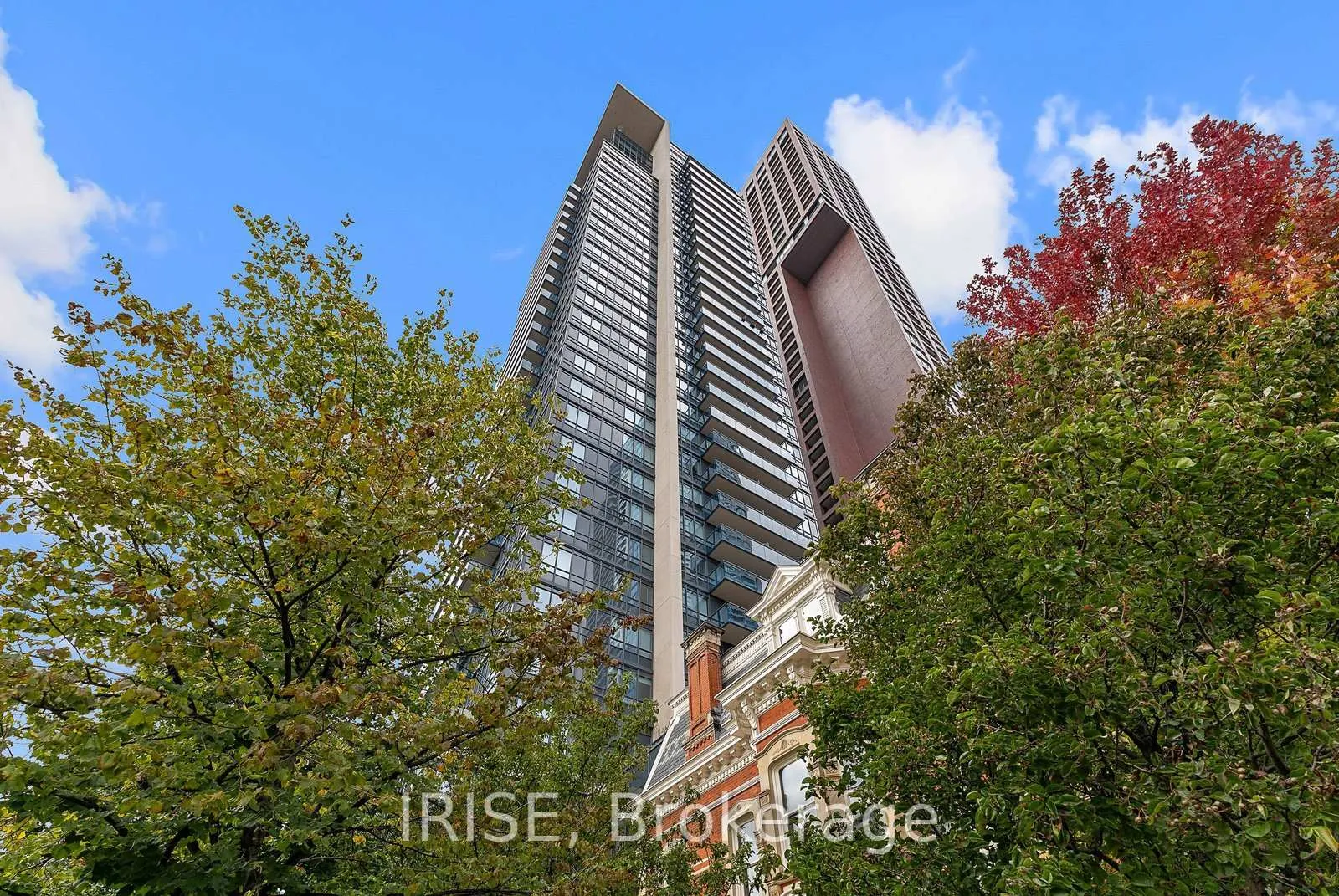Front of Unit 1109, 28 Linden Street