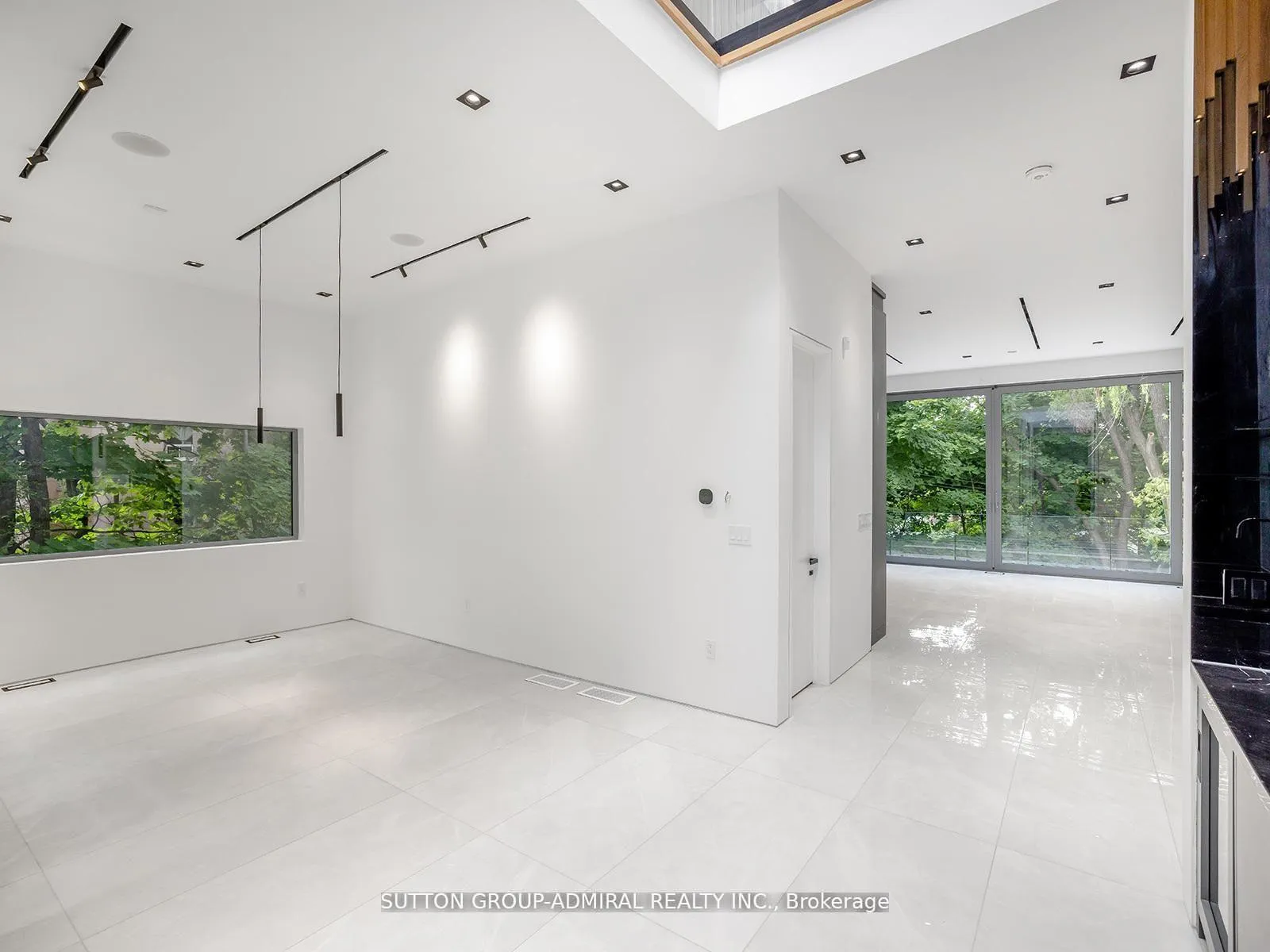 Photo 3 of 157 Old Forest Hill Road, Toronto, Forest Hill North — HOMEH