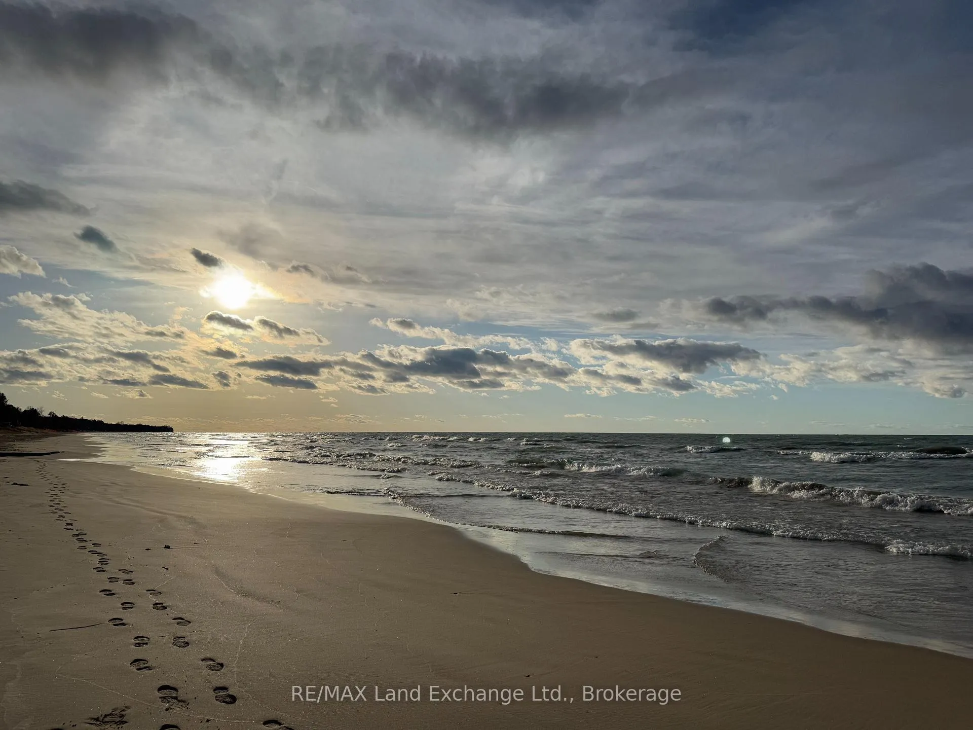Photo 35 of 926 Bogdanovic Way, Huron-Kinloss — HOMEH