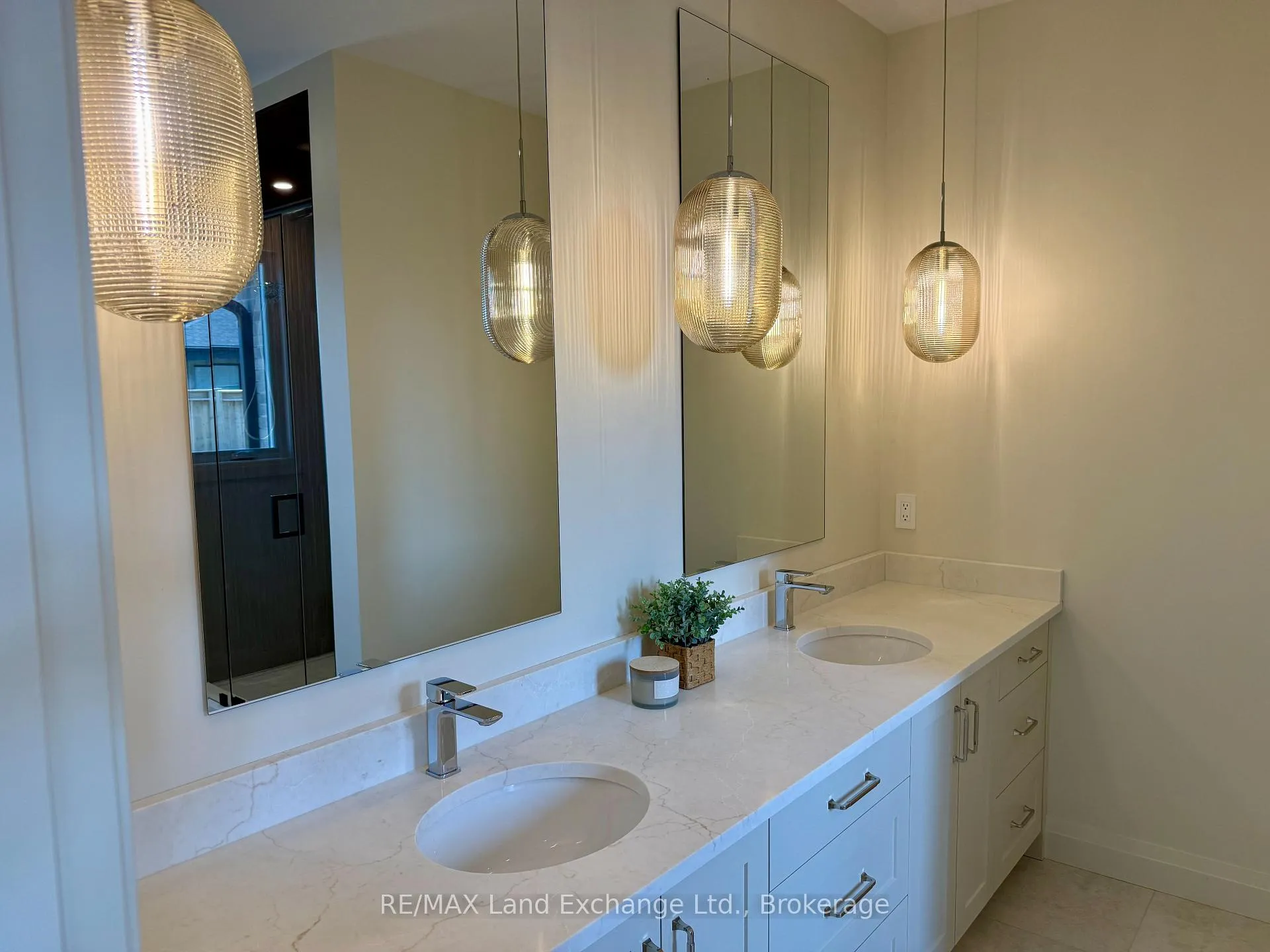 Photo 23 of 926 Bogdanovic Way, Huron-Kinloss — HOMEH