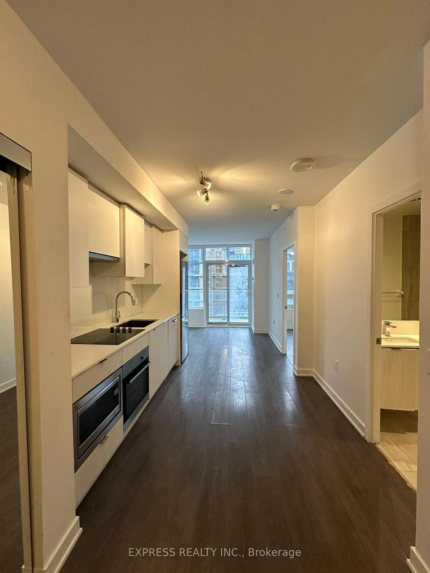 Front of Unit 516, 99 Broadway Avenue