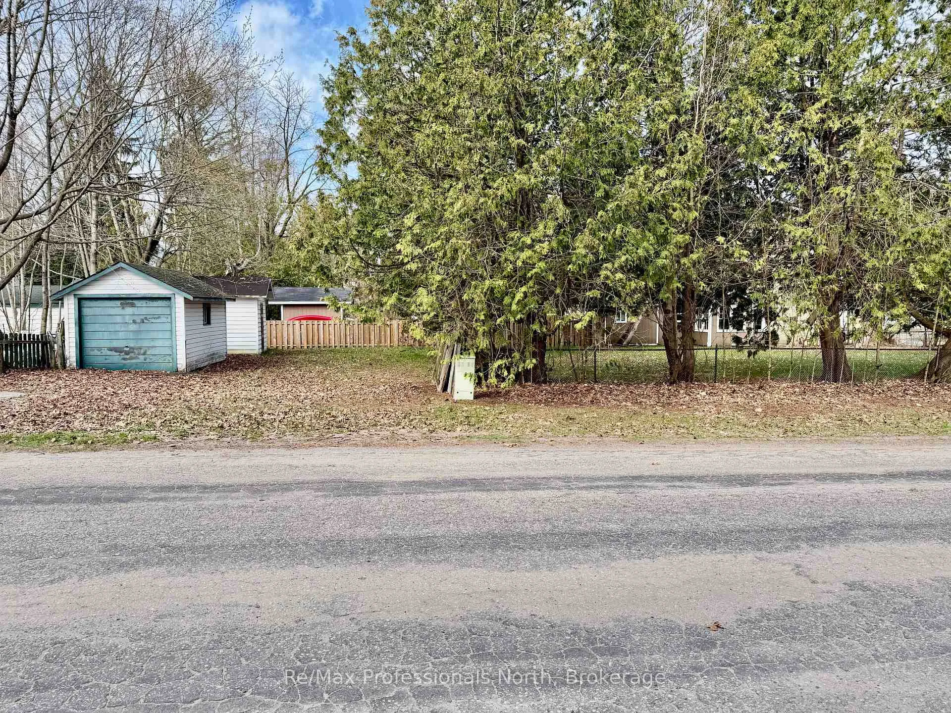 Photo 5 of Farquhar Street, Gravenhurst, Muskoka (S) — HOMEH