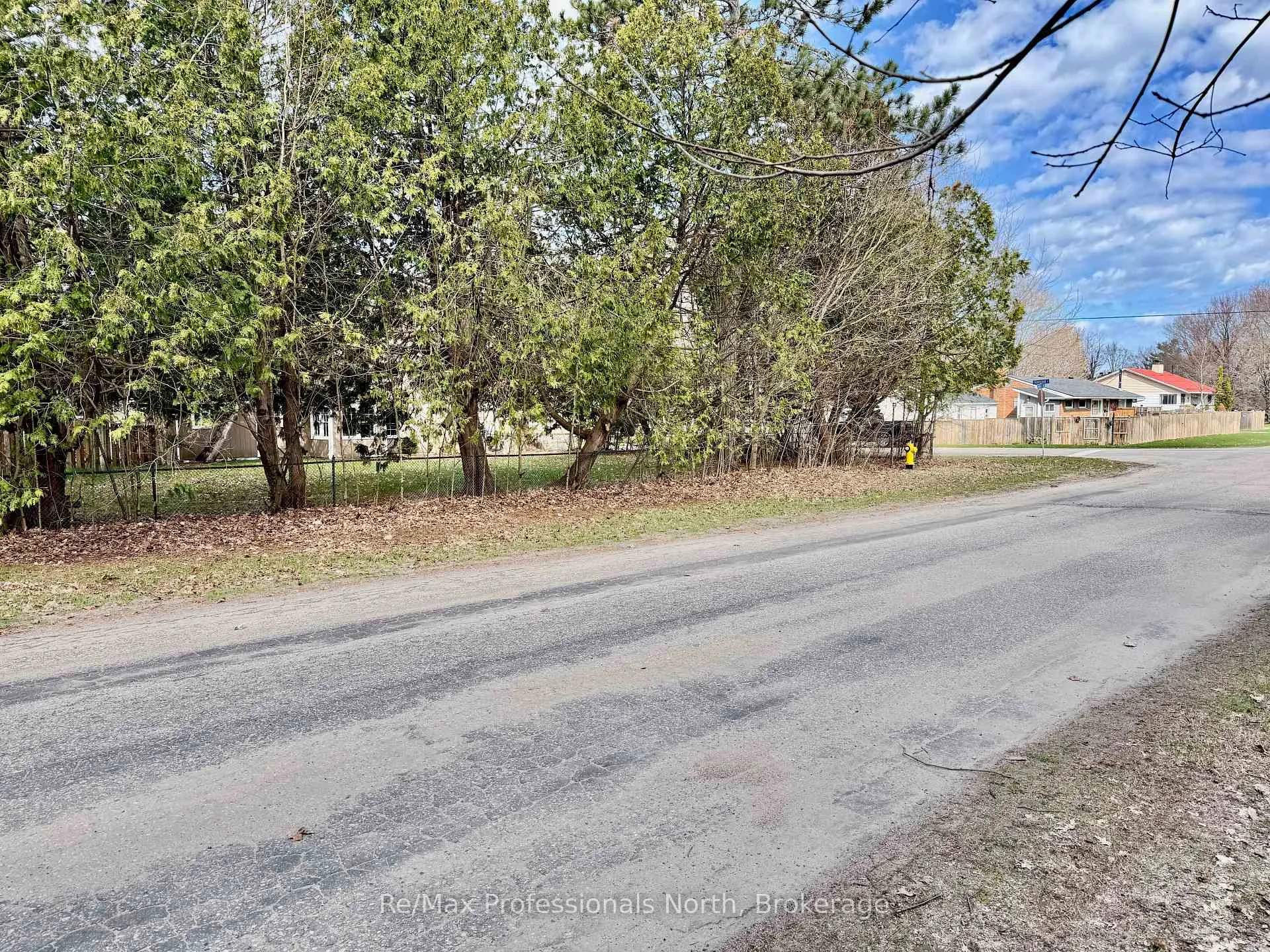 Photo 10 of Farquhar Street, Gravenhurst, Muskoka (S) — HOMEH