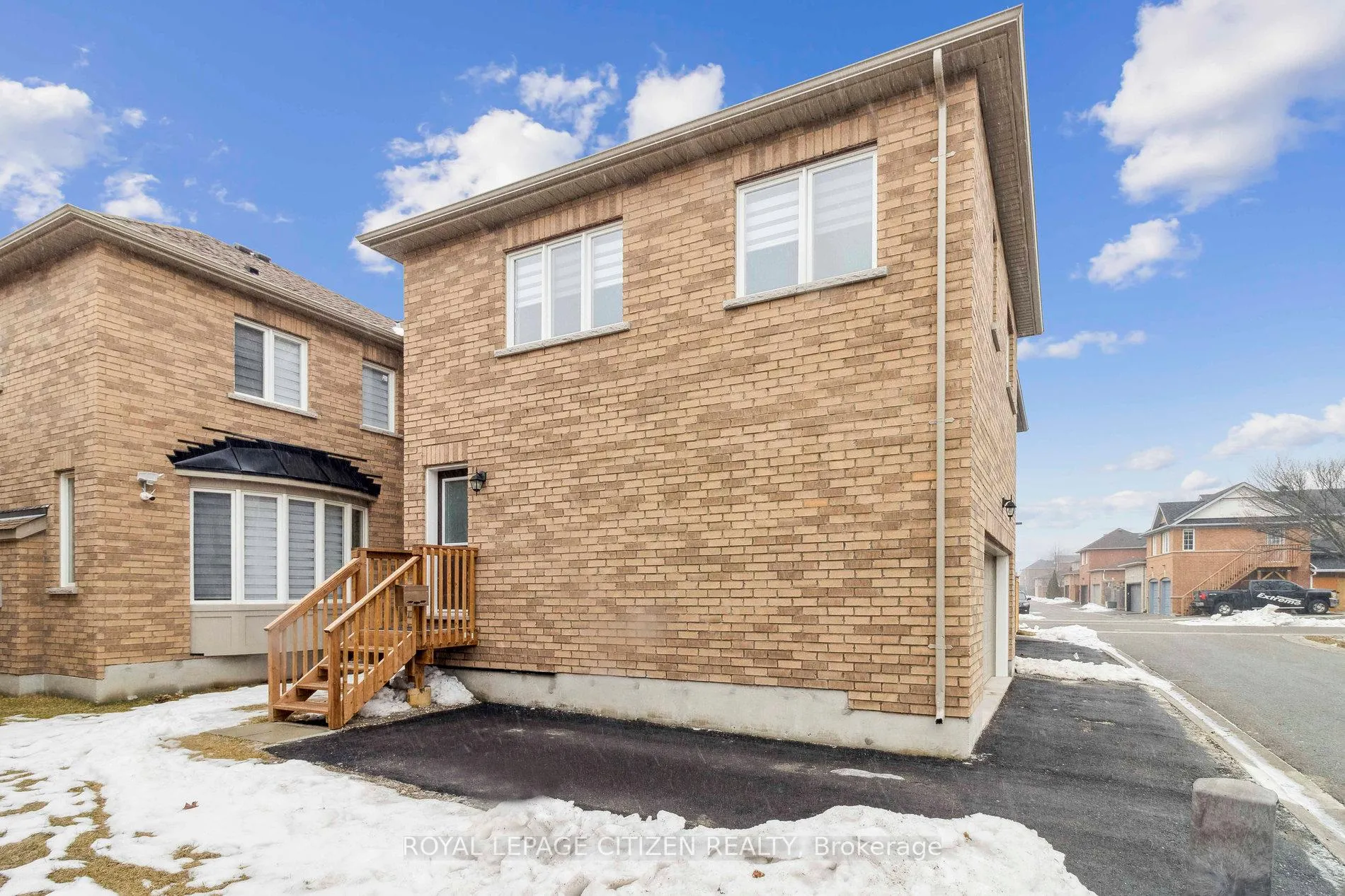 Photo 2 of Unit B, 526 White's Hill Avenue, Markham, Cornell — HOMEH