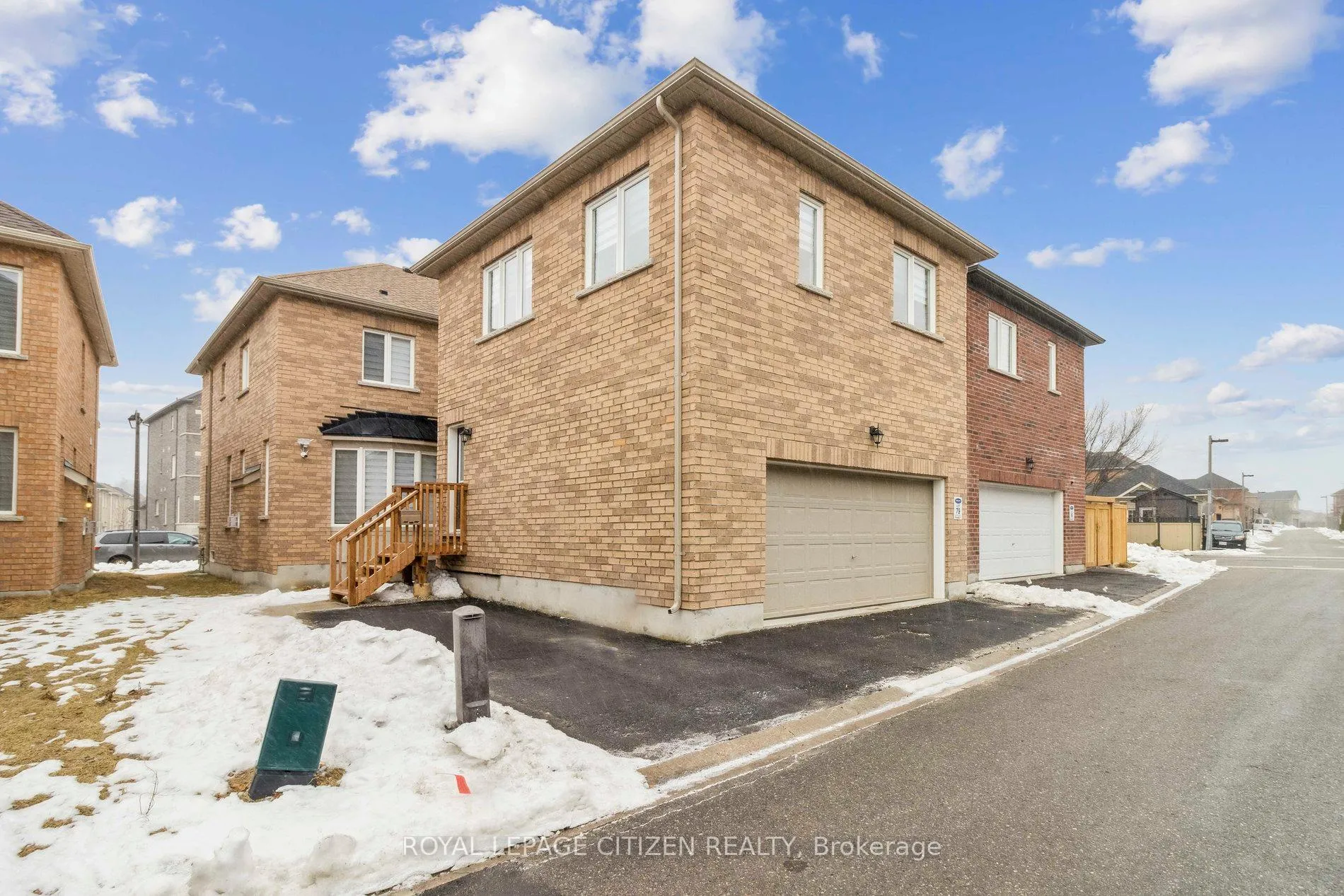 Photo 4 of Unit B, 526 White's Hill Avenue, Markham, Cornell — HOMEH