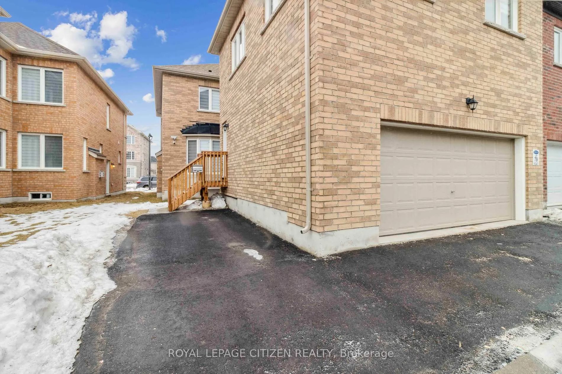 Photo 5 of Unit B, 526 White's Hill Avenue, Markham, Cornell — HOMEH