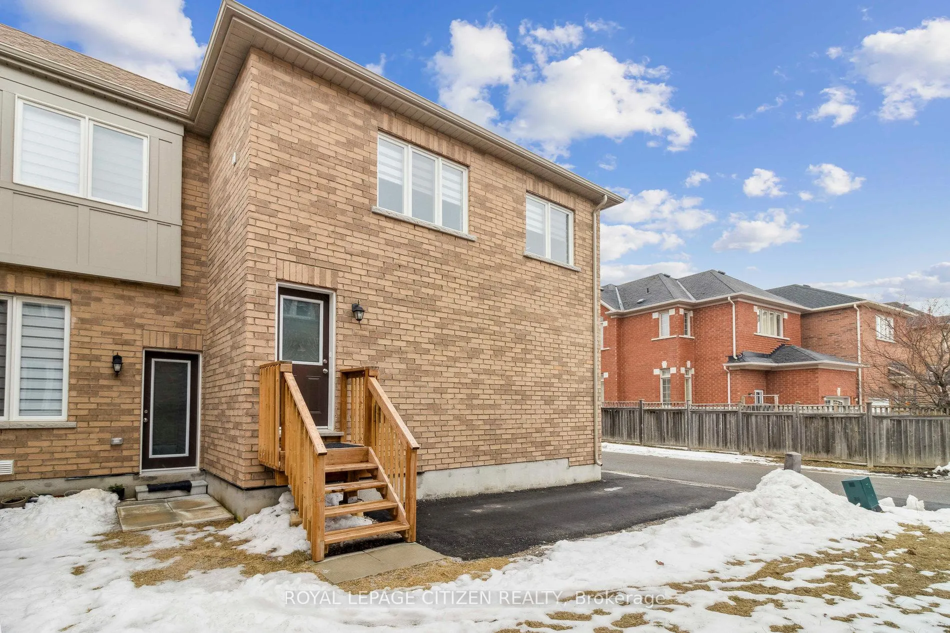 Photo 7 of Unit B, 526 White's Hill Avenue, Markham, Cornell — HOMEH