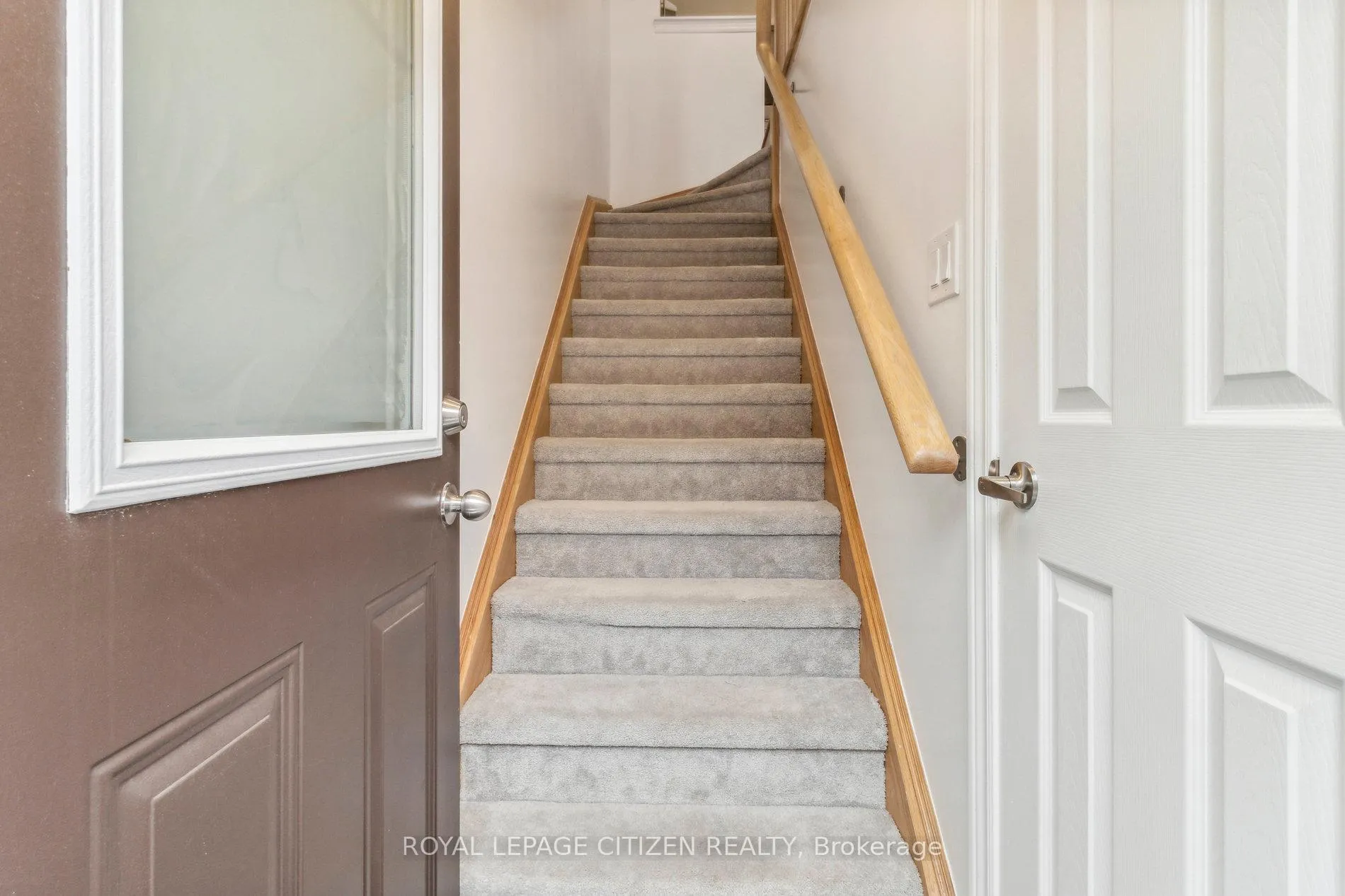 Photo 9 of Unit B, 526 White's Hill Avenue, Markham, Cornell — HOMEH