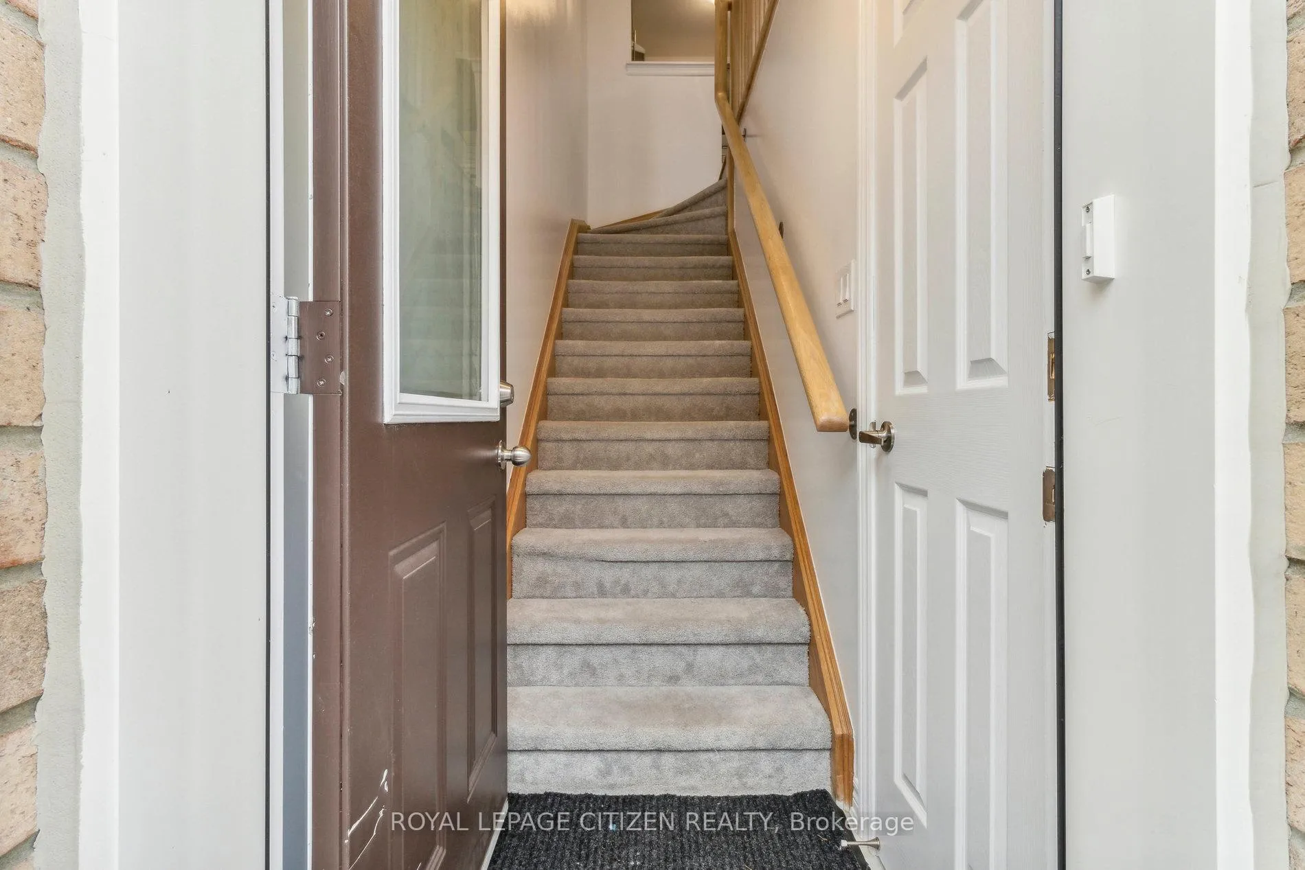 Photo 10 of Unit B, 526 White's Hill Avenue, Markham, Cornell — HOMEH