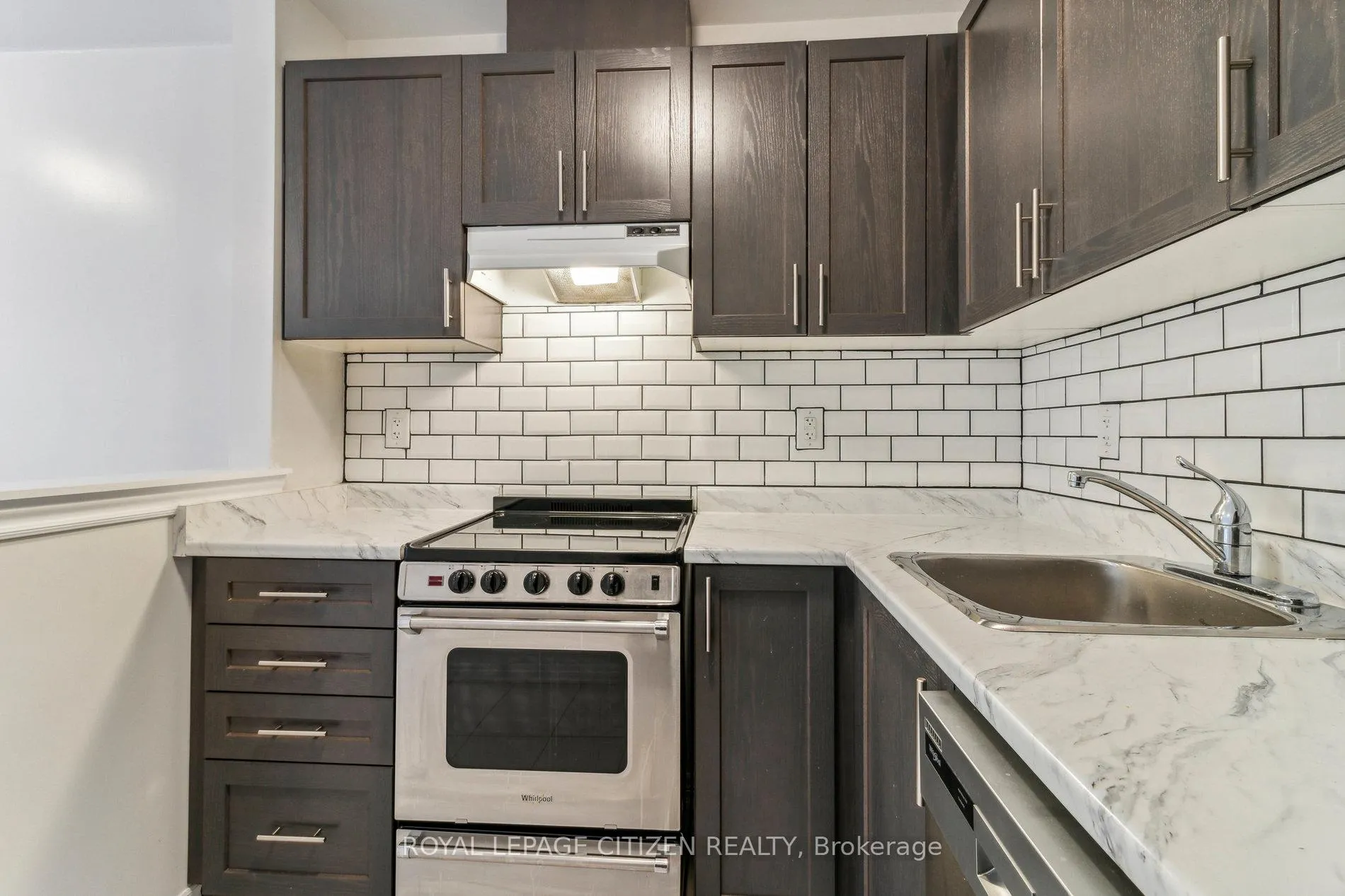 Photo 23 of Unit B, 526 White's Hill Avenue, Markham, Cornell — HOMEH