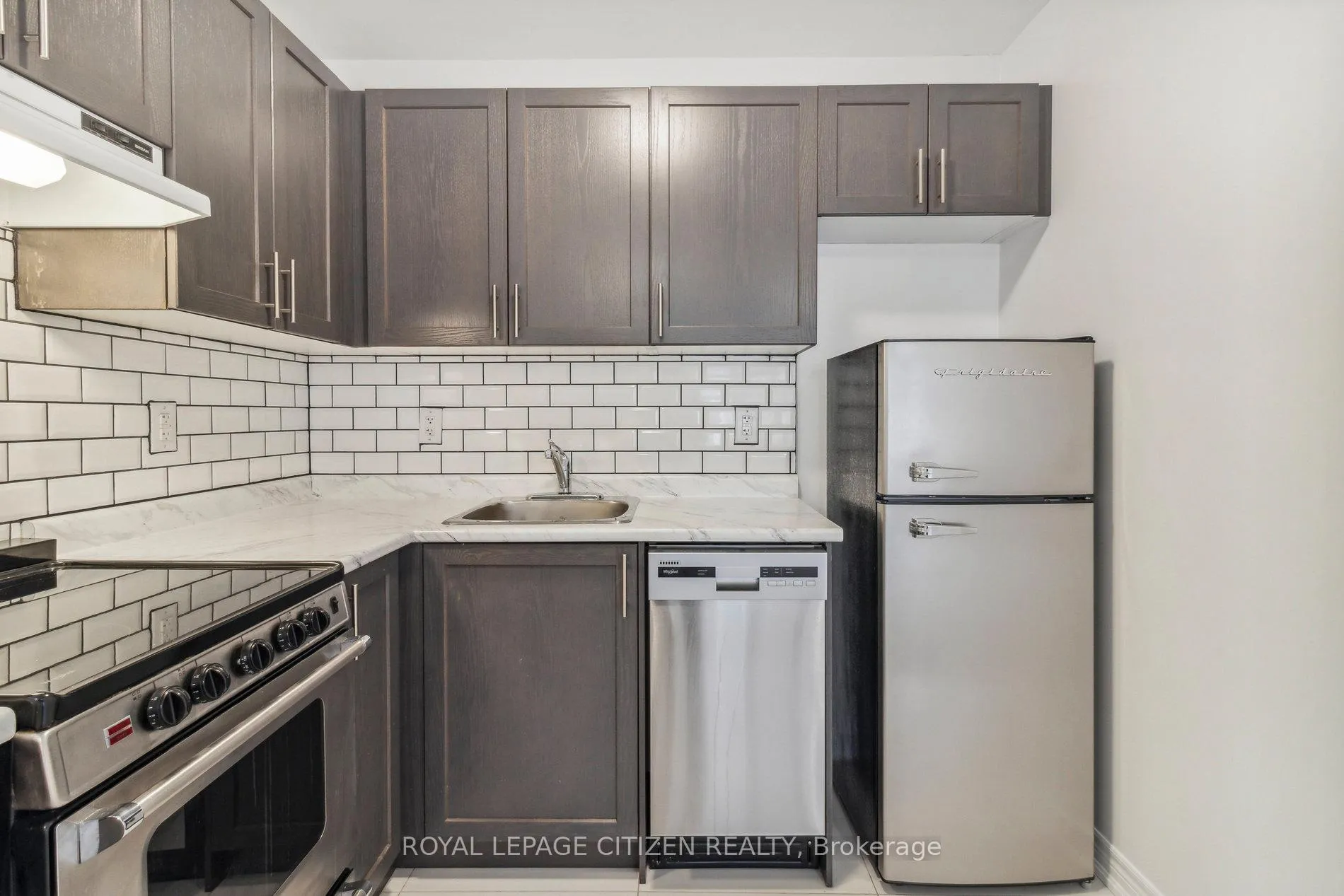 Photo 24 of Unit B, 526 White's Hill Avenue, Markham, Cornell — HOMEH
