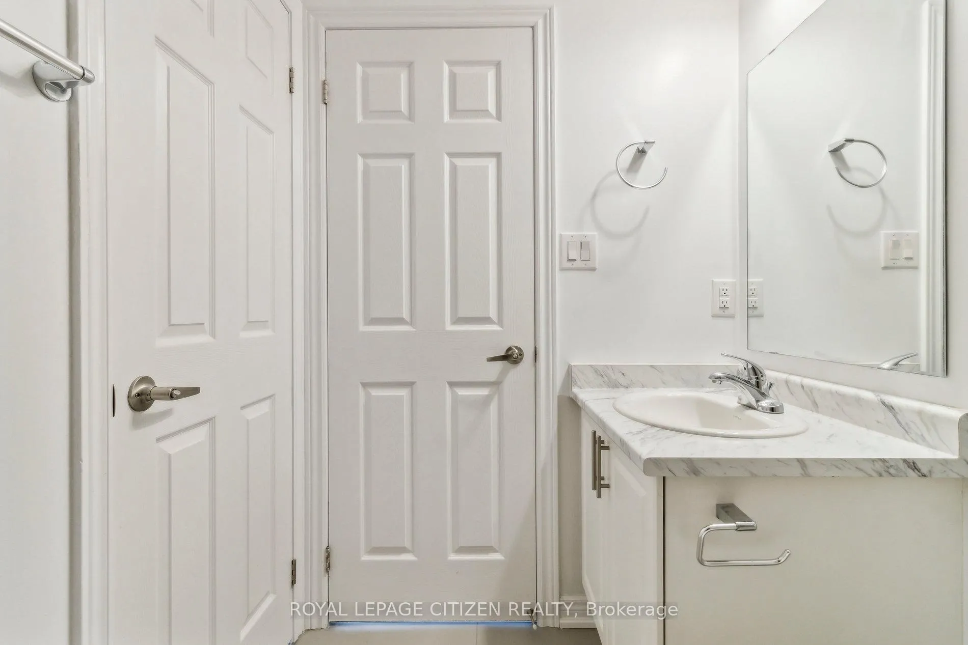 Photo 26 of Unit B, 526 White's Hill Avenue, Markham, Cornell — HOMEH