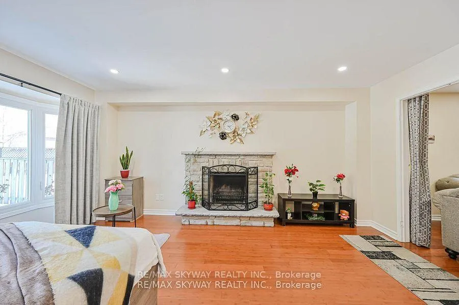 Photo 10 of 117 Richvale Drive S, Brampton, Heart Lake East — HOMEH