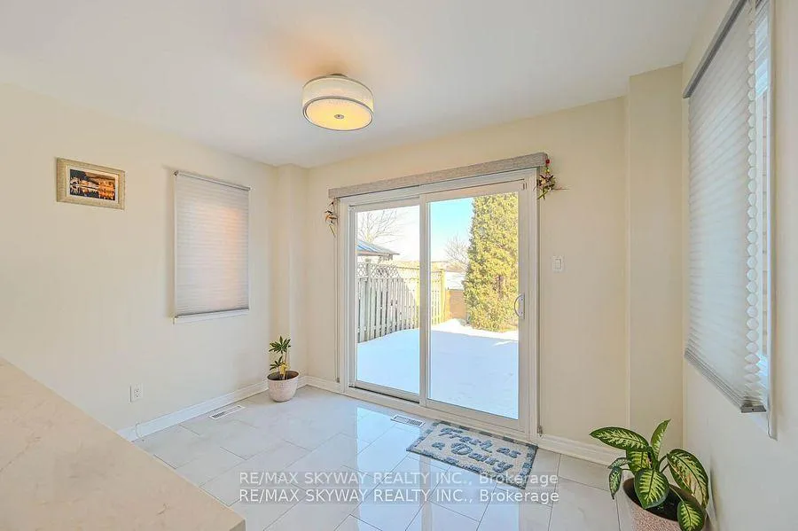 Photo 14 of 117 Richvale Drive S, Brampton, Heart Lake East — HOMEH