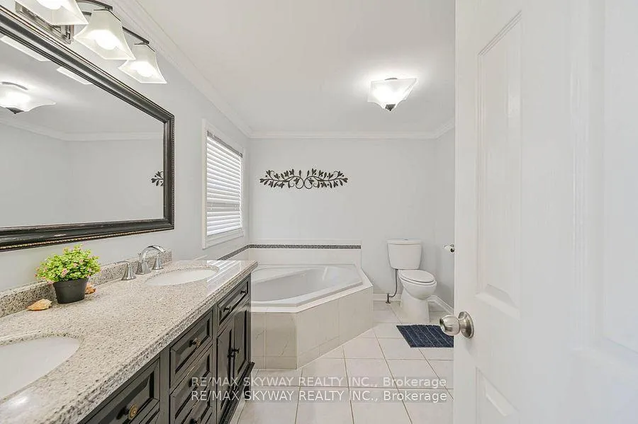 Photo 22 of 117 Richvale Drive S, Brampton, Heart Lake East — HOMEH