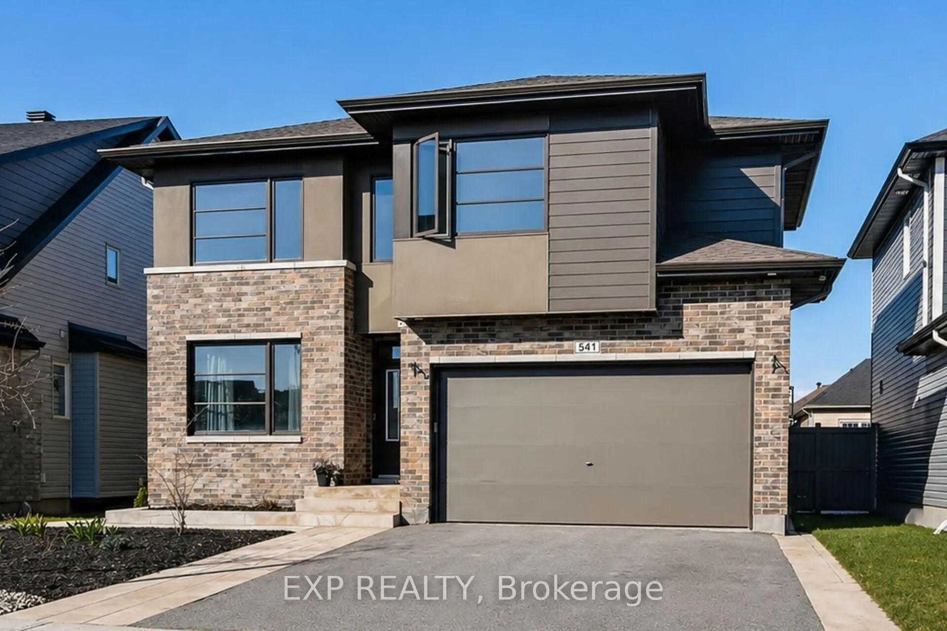 Front of 541 Dressage Avenue