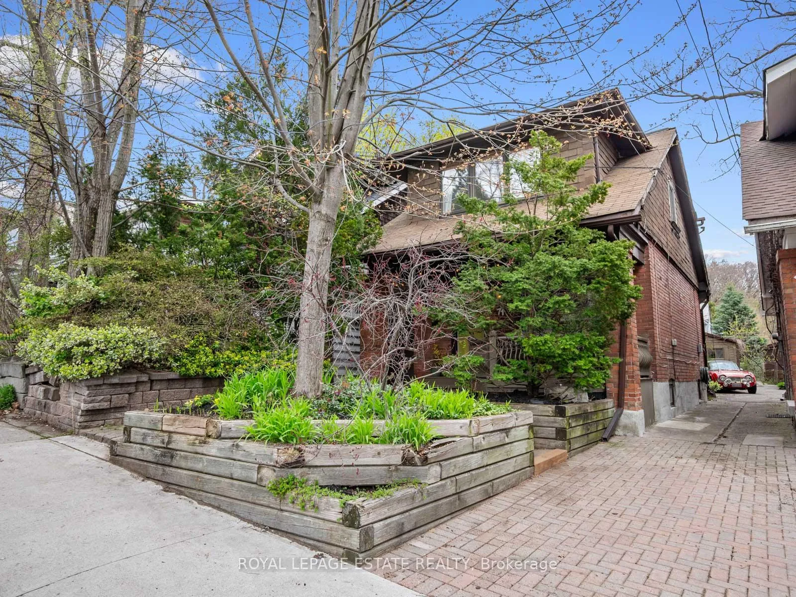 Photo 3 of 71 Glenmount Park Road, Toronto, East End-Danforth — HOMEH