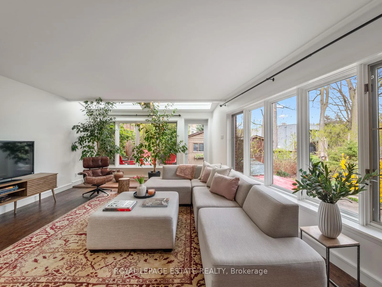 Photo 17 of 71 Glenmount Park Road, Toronto, East End-Danforth — HOMEH