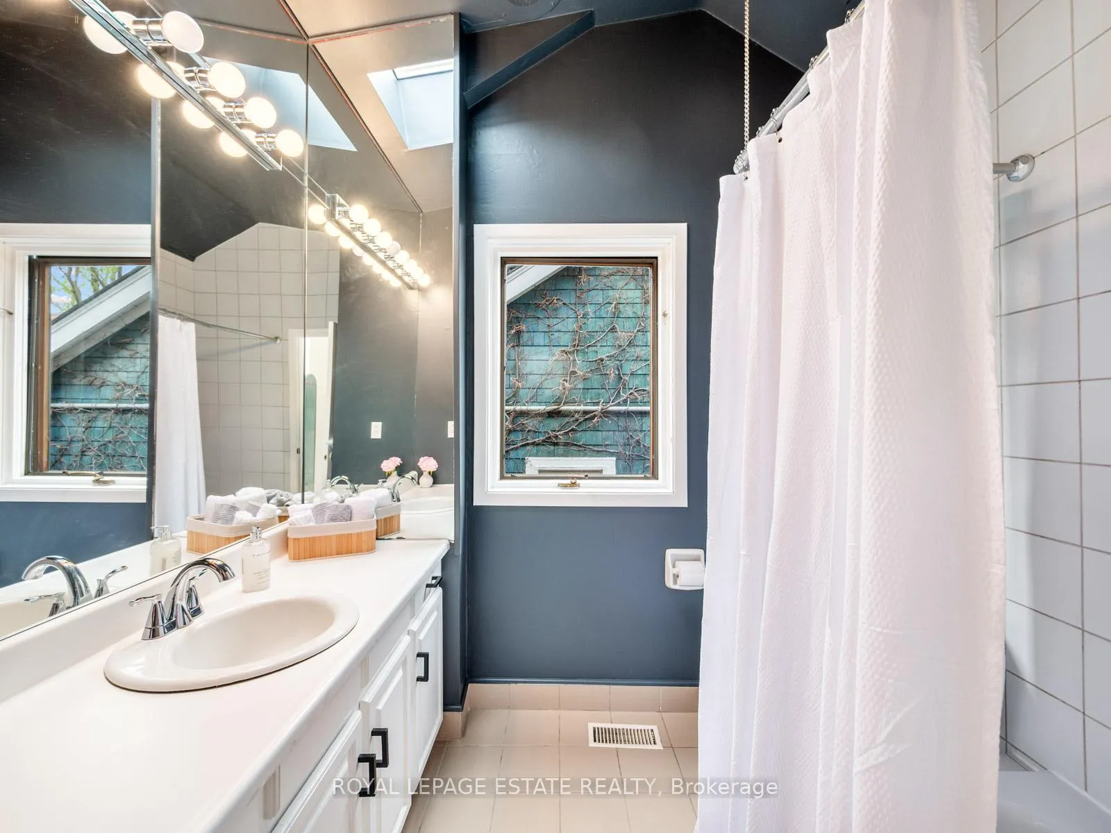 Photo 27 of 71 Glenmount Park Road, Toronto, East End-Danforth — HOMEH