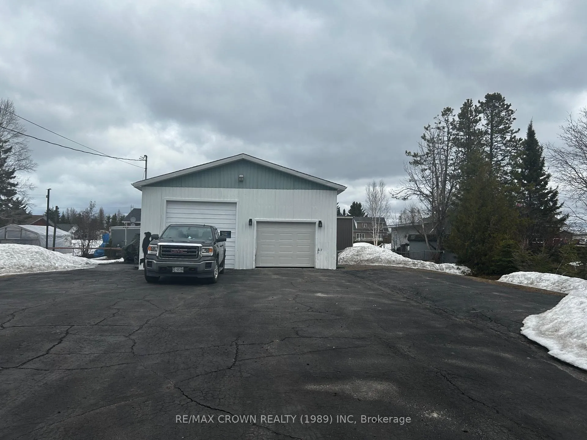 Photo 3 of 37 Leonard Moonbeam Avenue N, Kapuskasing — HOMEH