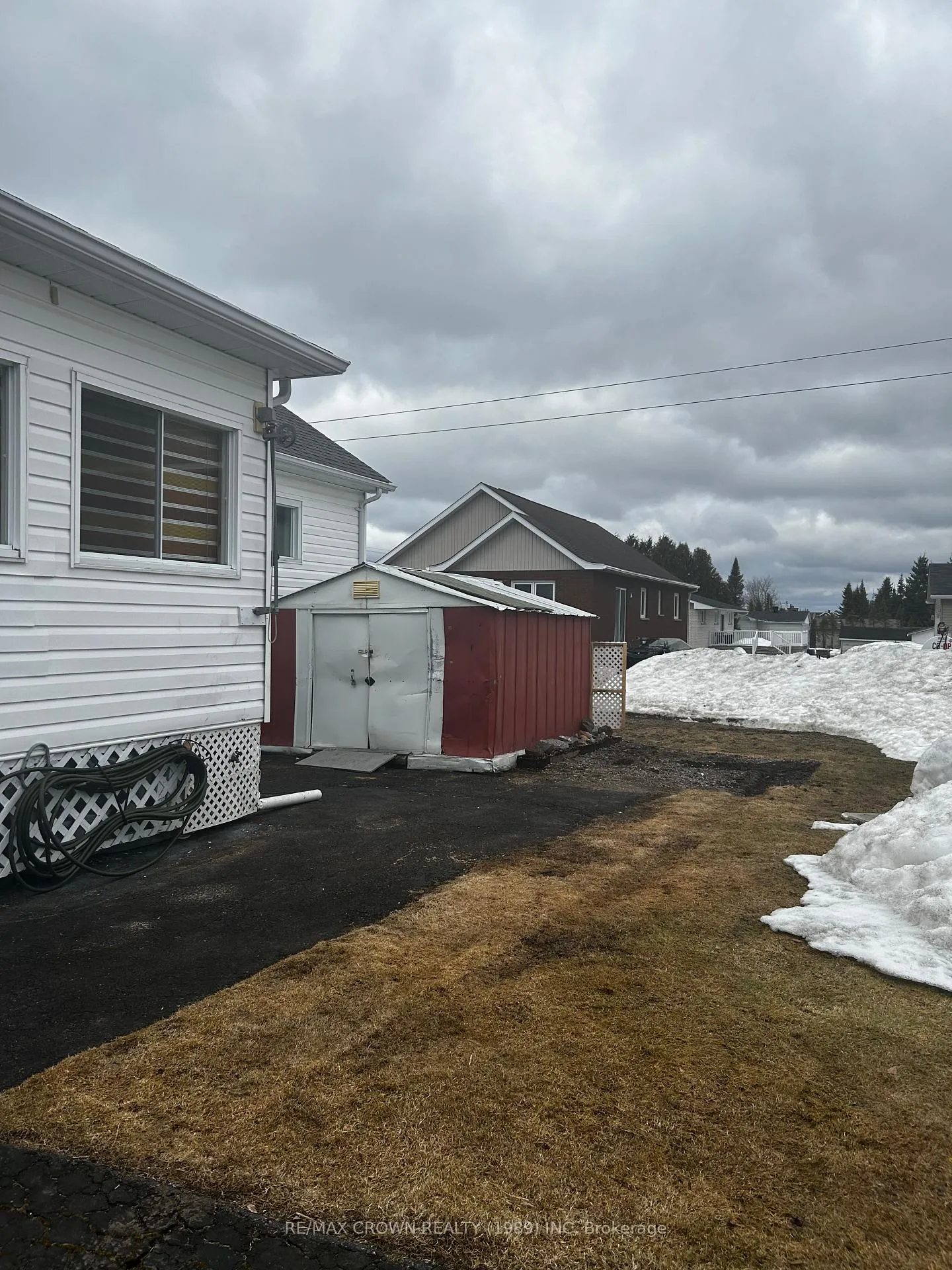 Photo 4 of 37 Leonard Moonbeam Avenue N, Kapuskasing — HOMEH