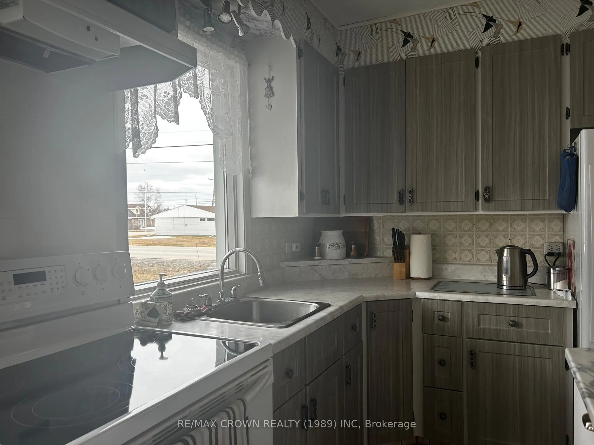 Photo 12 of 37 Leonard Moonbeam Avenue N, Kapuskasing — HOMEH