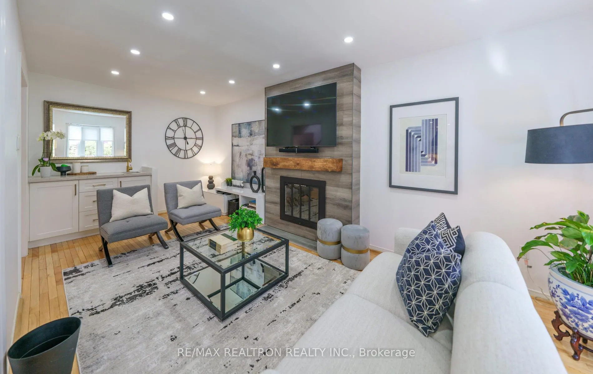 Photo 24 of 599 York Hill Boulevard, Vaughan, Crestwood-Springfarm-Yorkhill — HOMEH