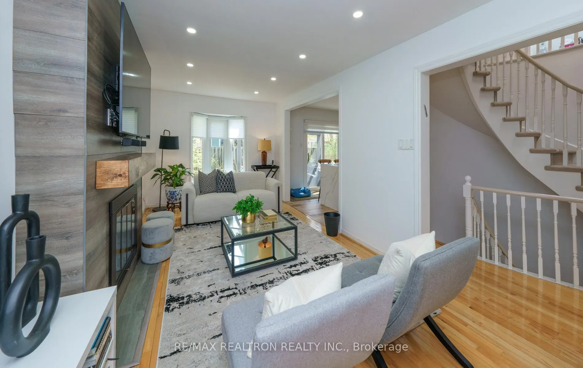 Photo 26 of 599 York Hill Boulevard, Vaughan, Crestwood-Springfarm-Yorkhill — HOMEH