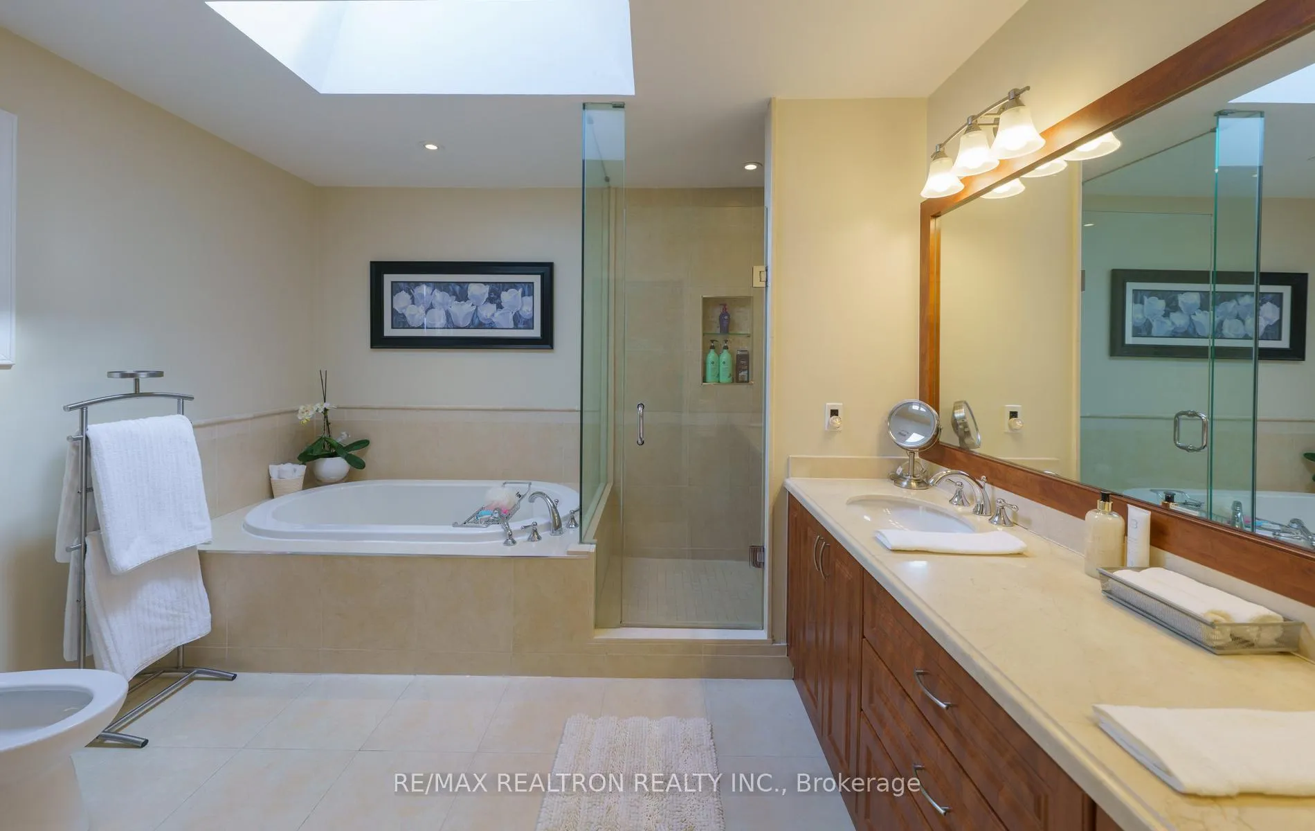 Photo 38 of 599 York Hill Boulevard, Vaughan, Crestwood-Springfarm-Yorkhill — HOMEH