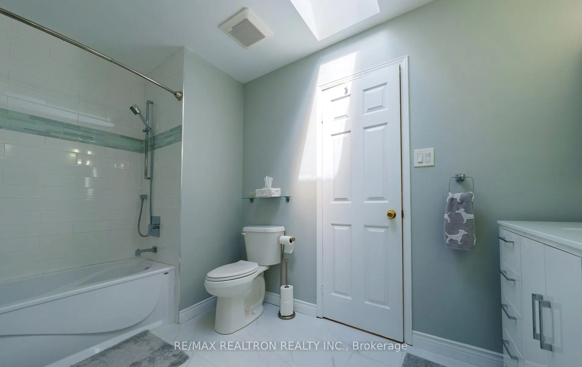 Photo 46 of 599 York Hill Boulevard, Vaughan, Crestwood-Springfarm-Yorkhill — HOMEH