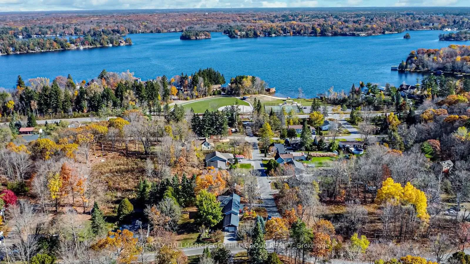 Photo 4 of 280 Private Street, Gravenhurst, Muskoka (S) — HOMEH