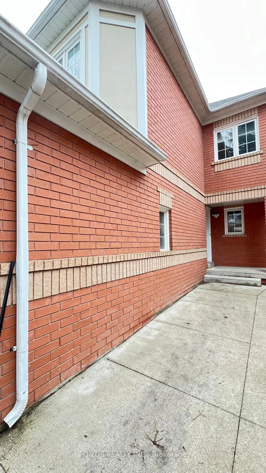 Photo 2 of 33 Clover Bloom Road, Brampton, Sandringham-Wellington — HOMEH
