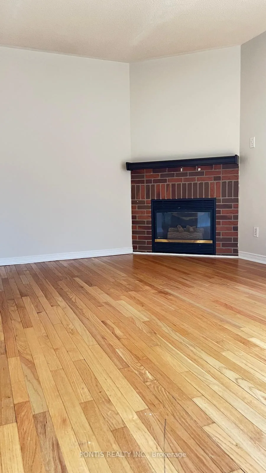 Photo 7 of 33 Clover Bloom Road, Brampton, Sandringham-Wellington — HOMEH
