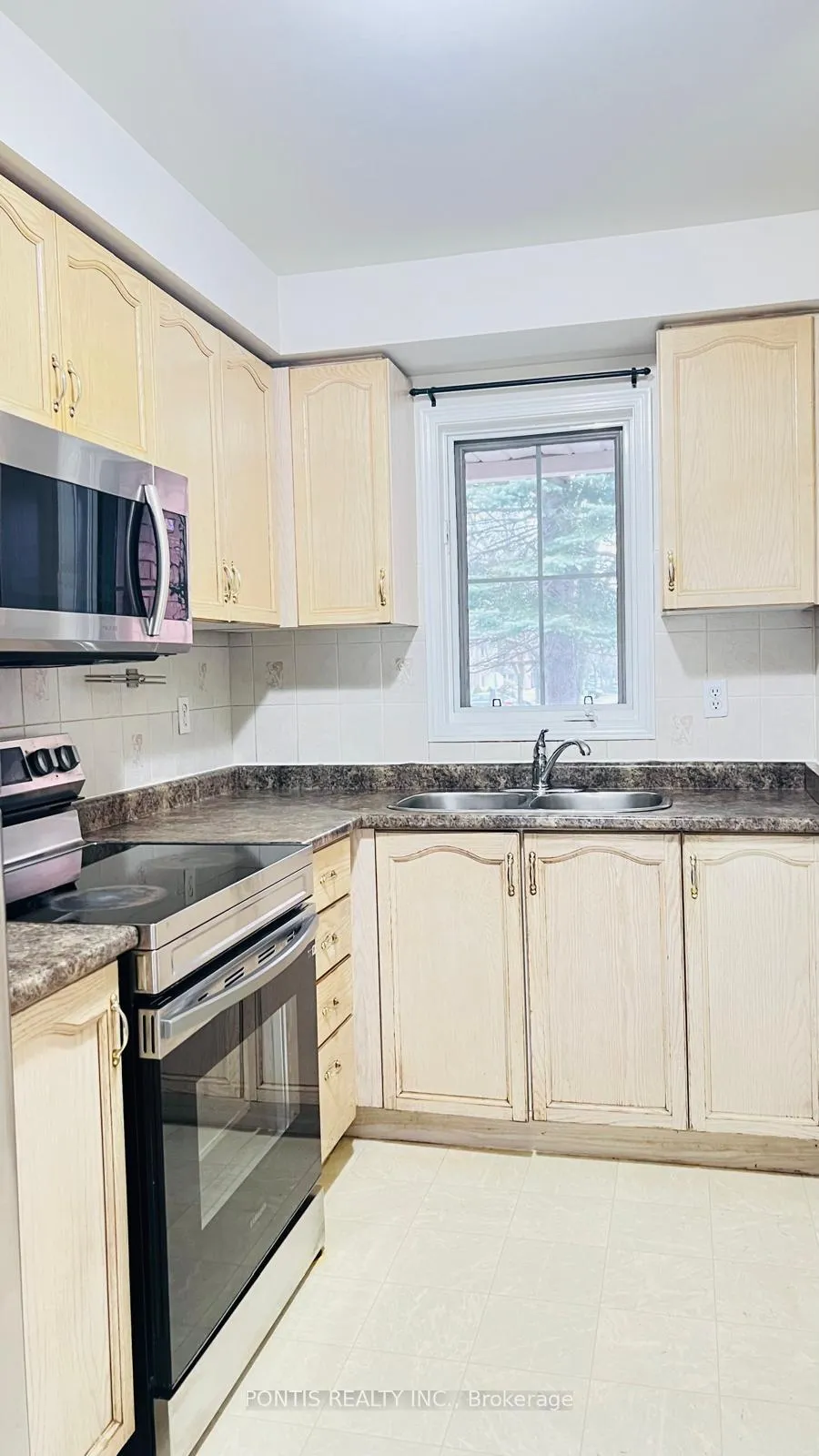 Photo 12 of 33 Clover Bloom Road, Brampton, Sandringham-Wellington — HOMEH