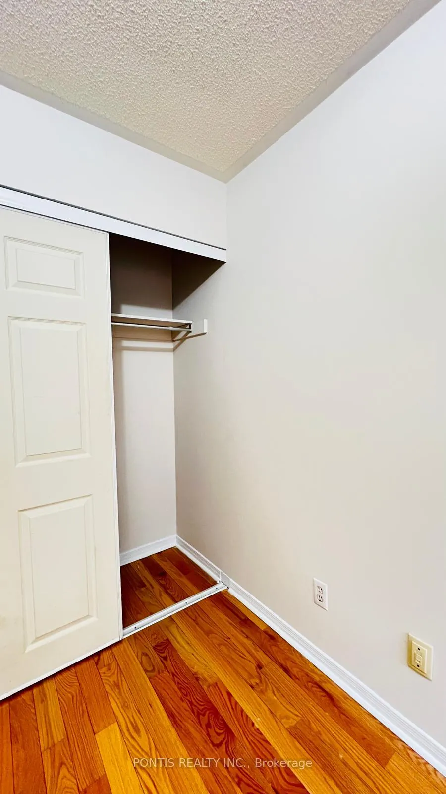 Photo 15 of 33 Clover Bloom Road, Brampton, Sandringham-Wellington — HOMEH