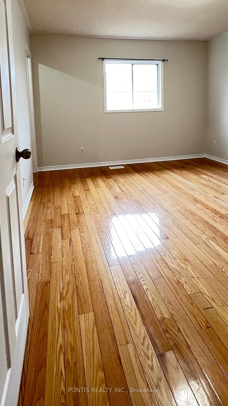 Photo 18 of 33 Clover Bloom Road, Brampton, Sandringham-Wellington — HOMEH