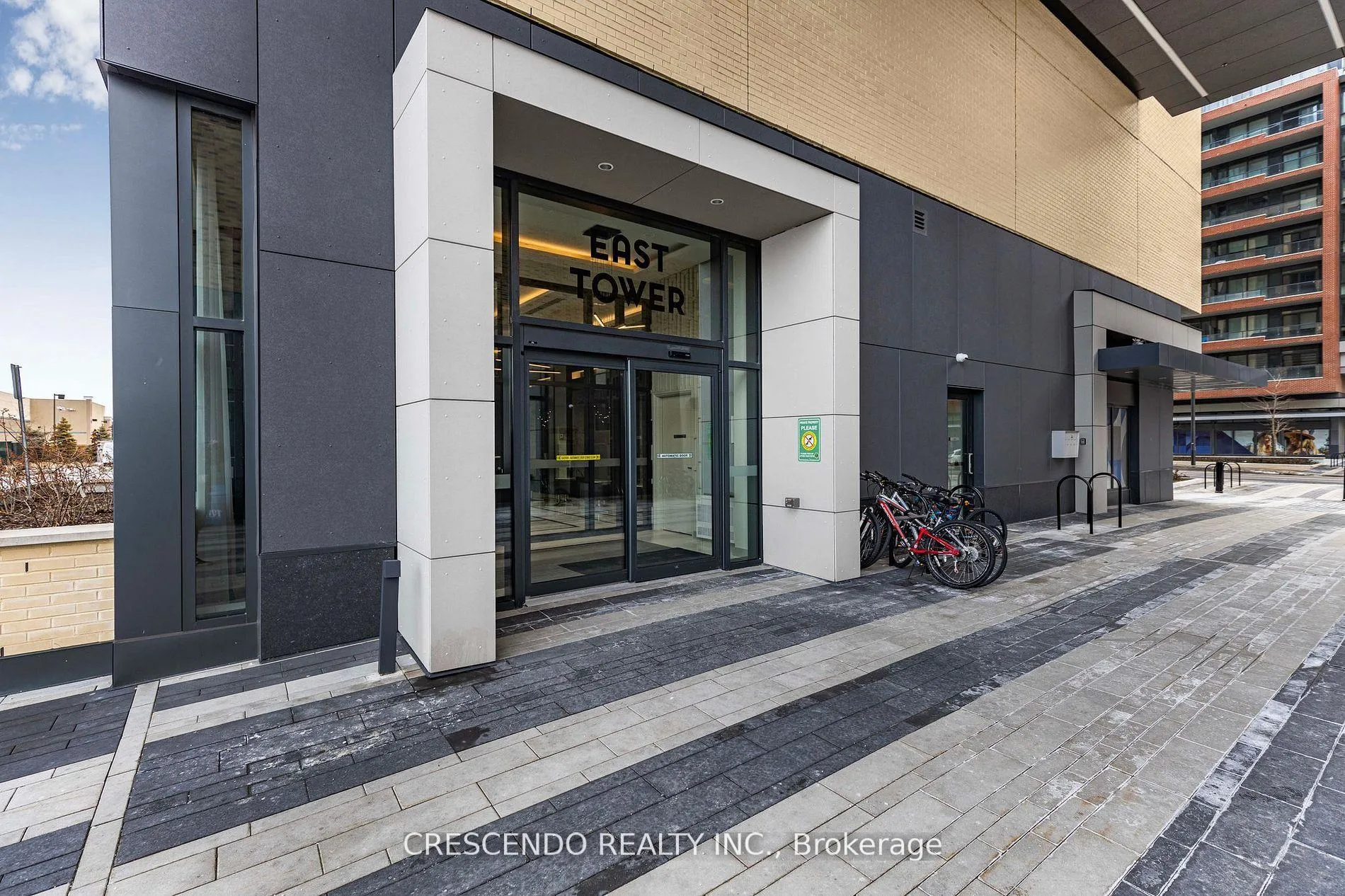 Photo 4 of Unit 1207, 100 Eagle Rock Way, Vaughan, Maple — HOMEH
