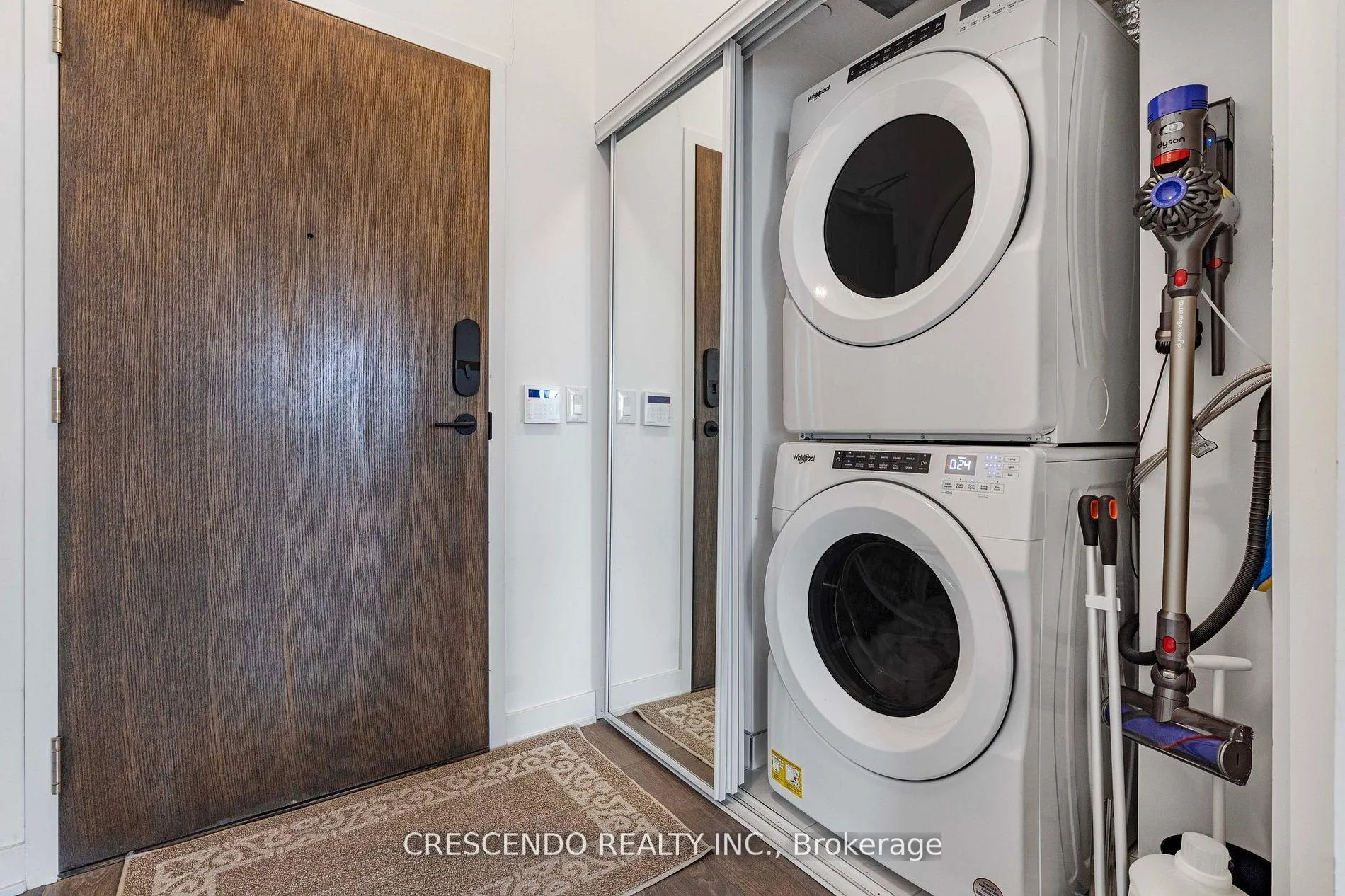 Photo 21 of Unit 1207, 100 Eagle Rock Way, Vaughan, Maple — HOMEH