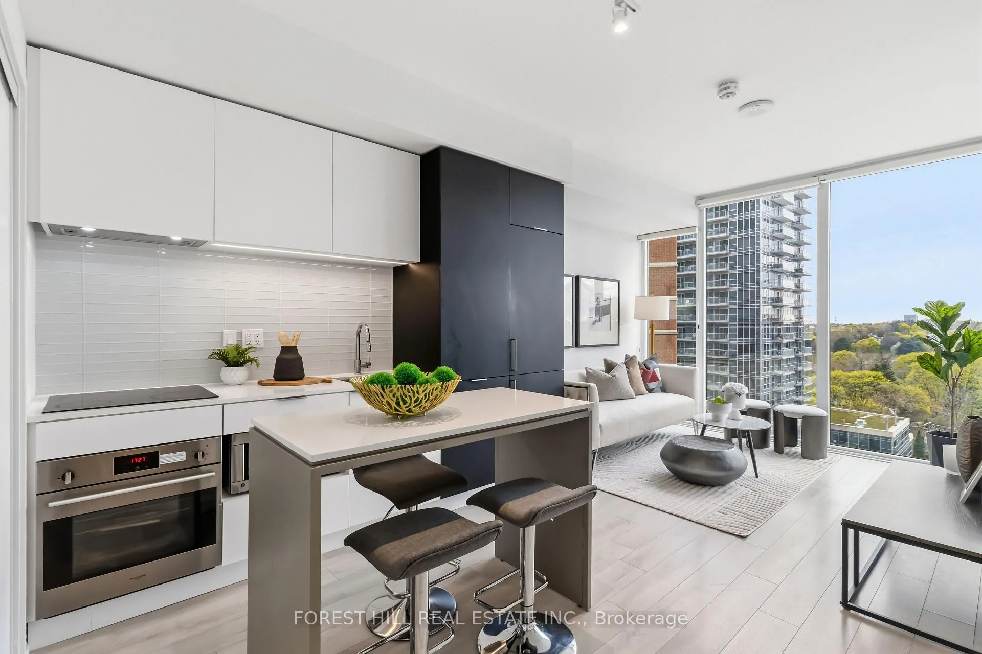Photo 1 of Unit 819, 33 Helendale Avenue, Toronto, Yonge-Eglinton — HOMEH