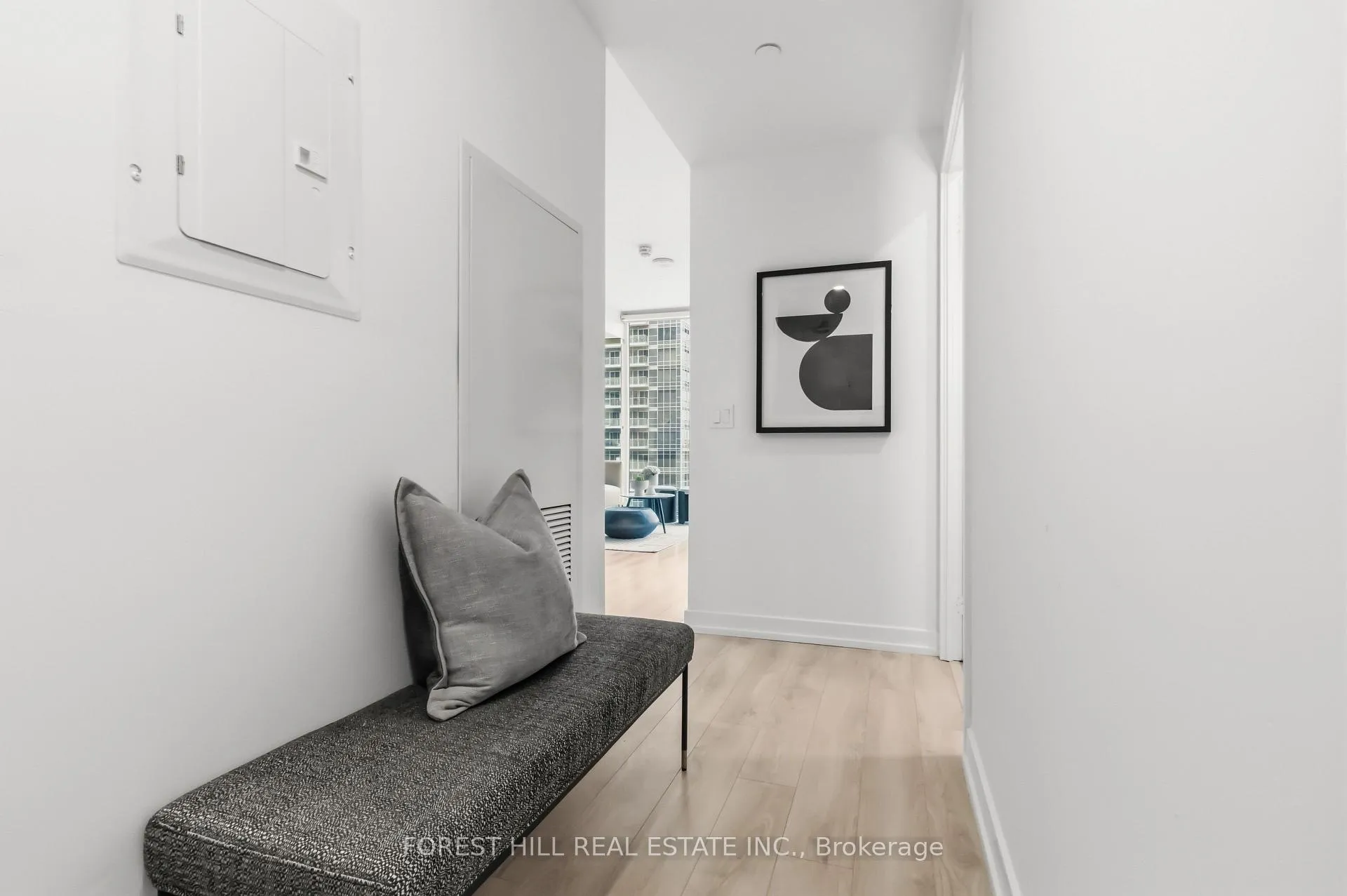 Photo 2 of Unit 819, 33 Helendale Avenue, Toronto, Yonge-Eglinton — HOMEH